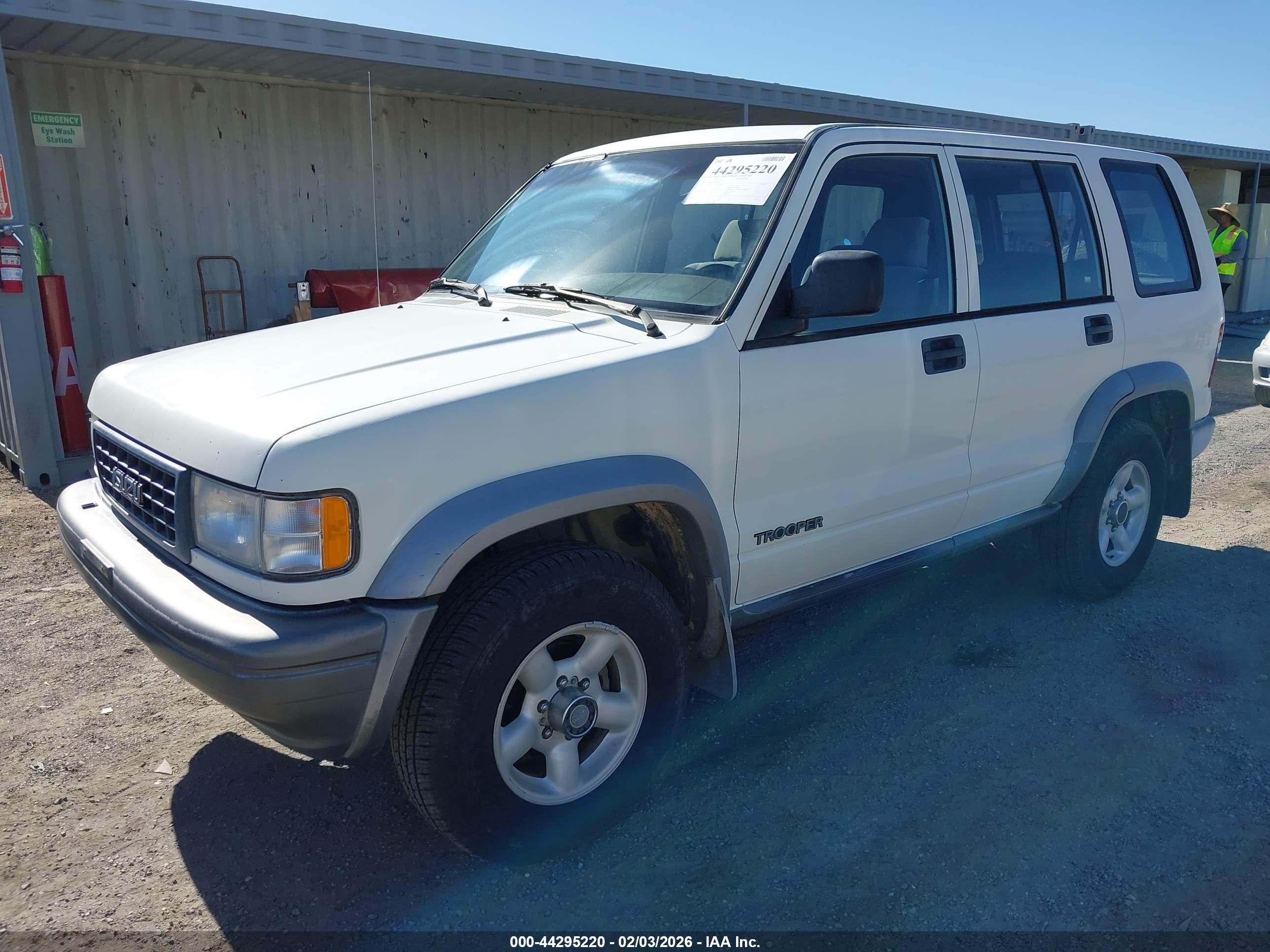 ISUZU TROOPER image 2