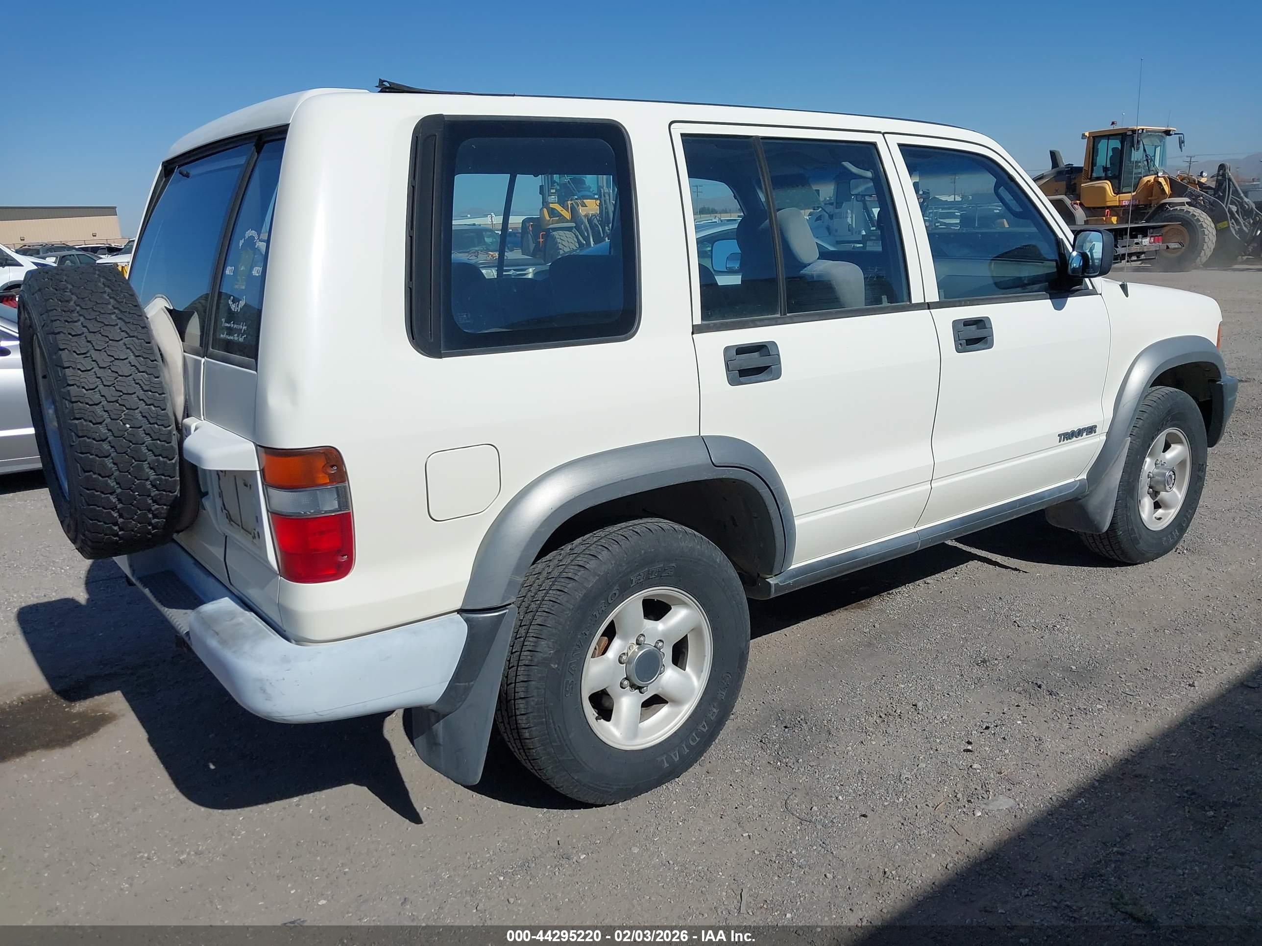 ISUZU TROOPER image 4