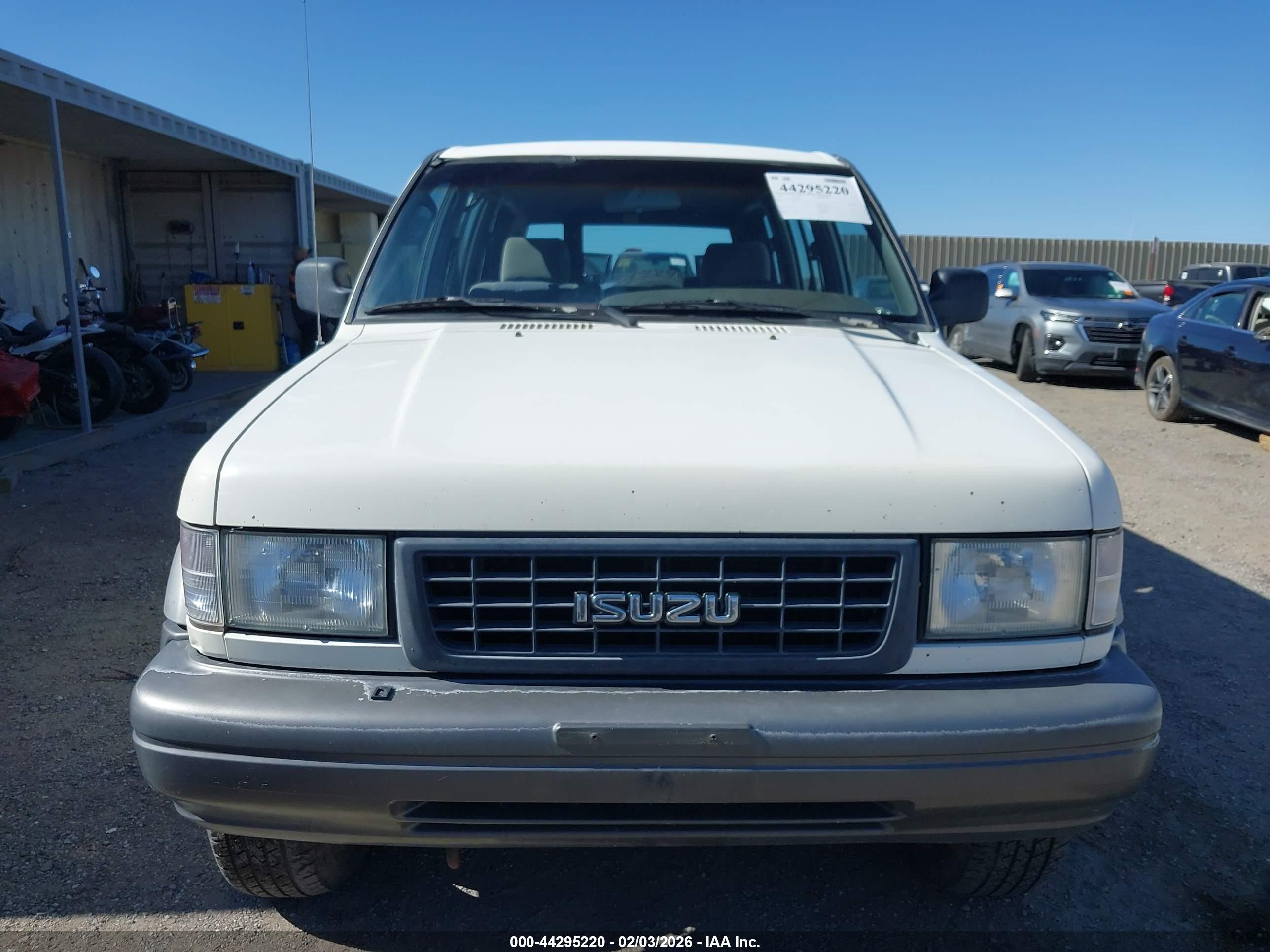 ISUZU TROOPER image 6