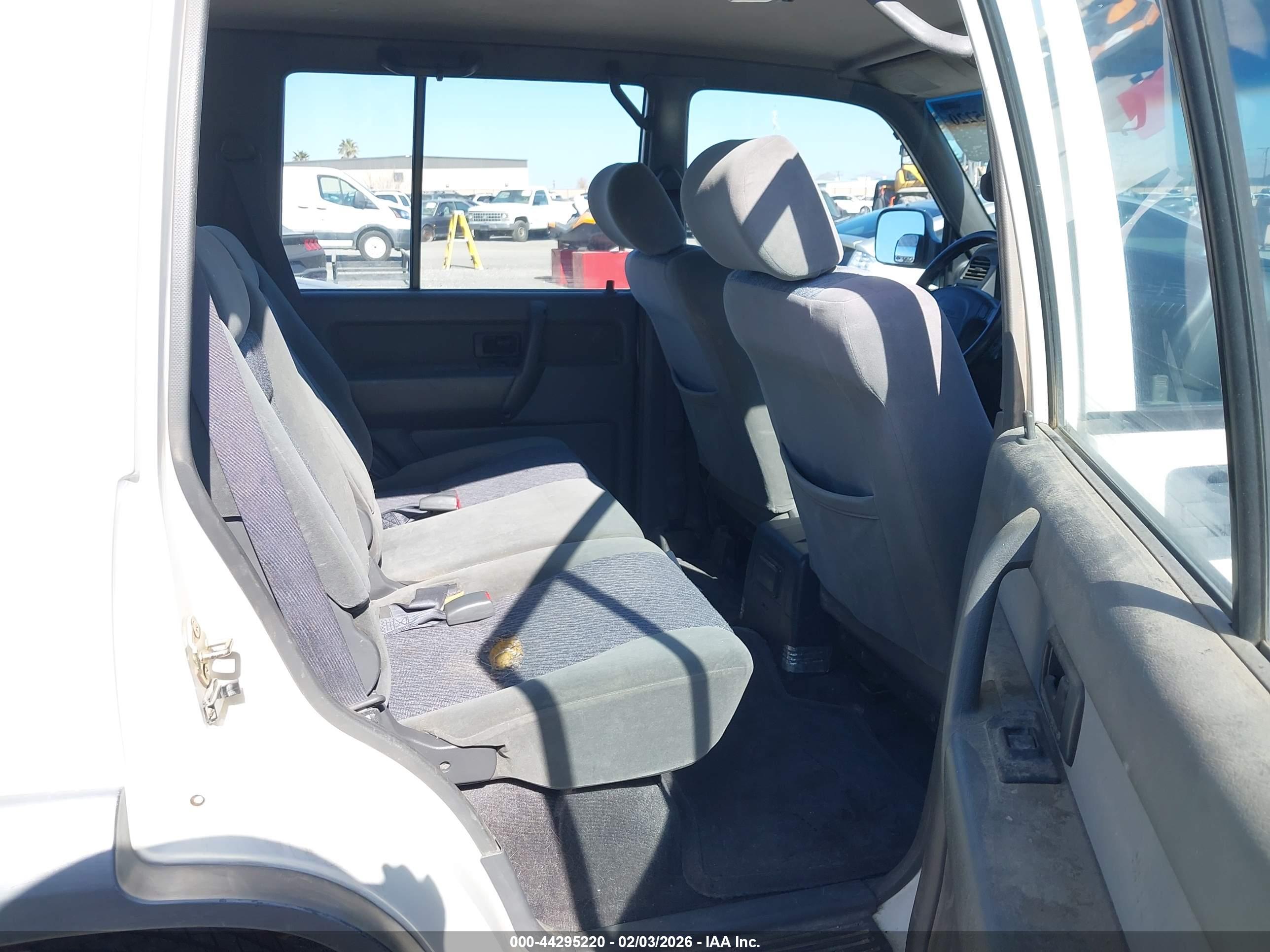 ISUZU TROOPER image 8