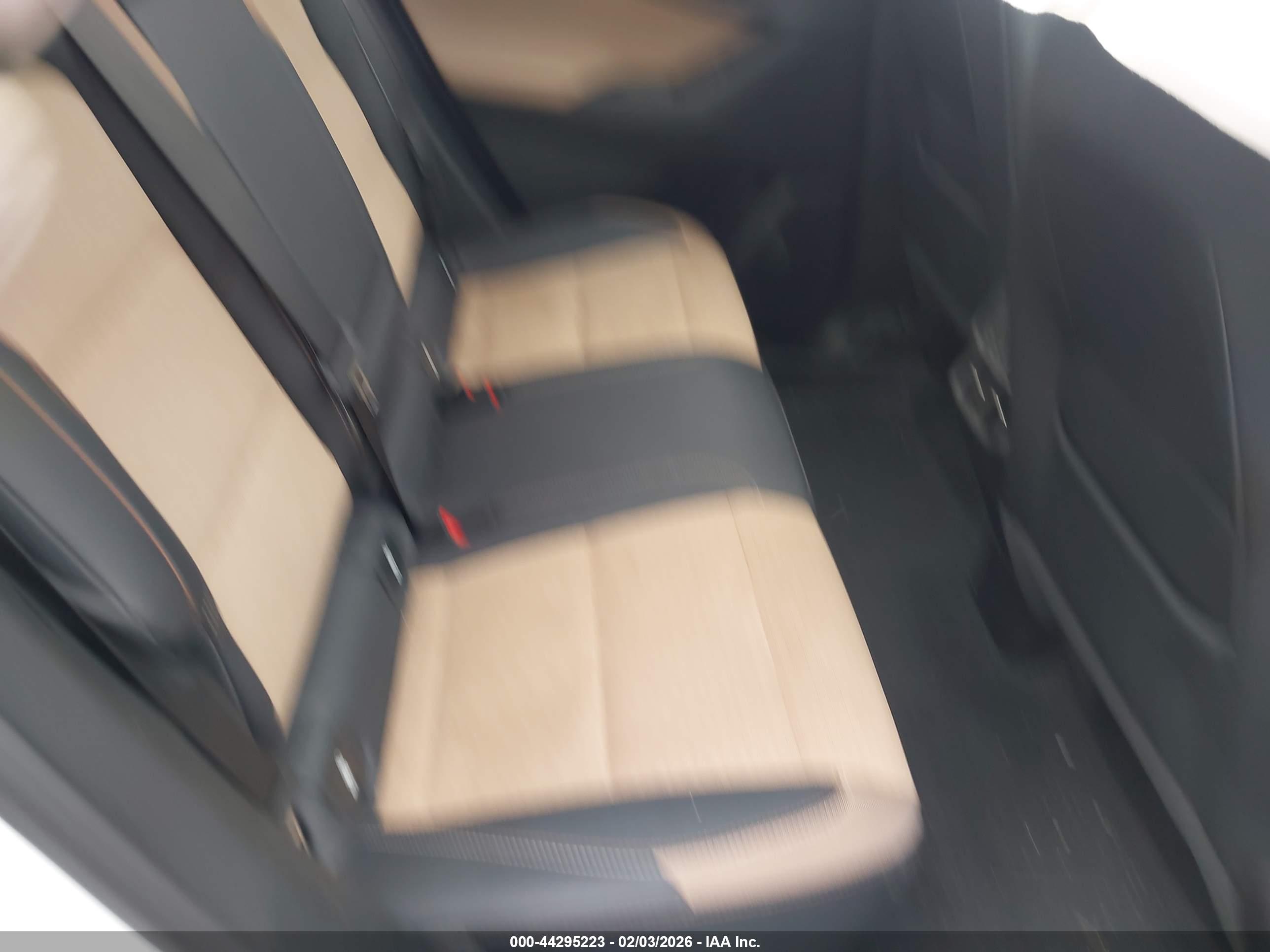 CHEVROLET EQUINOX image 8