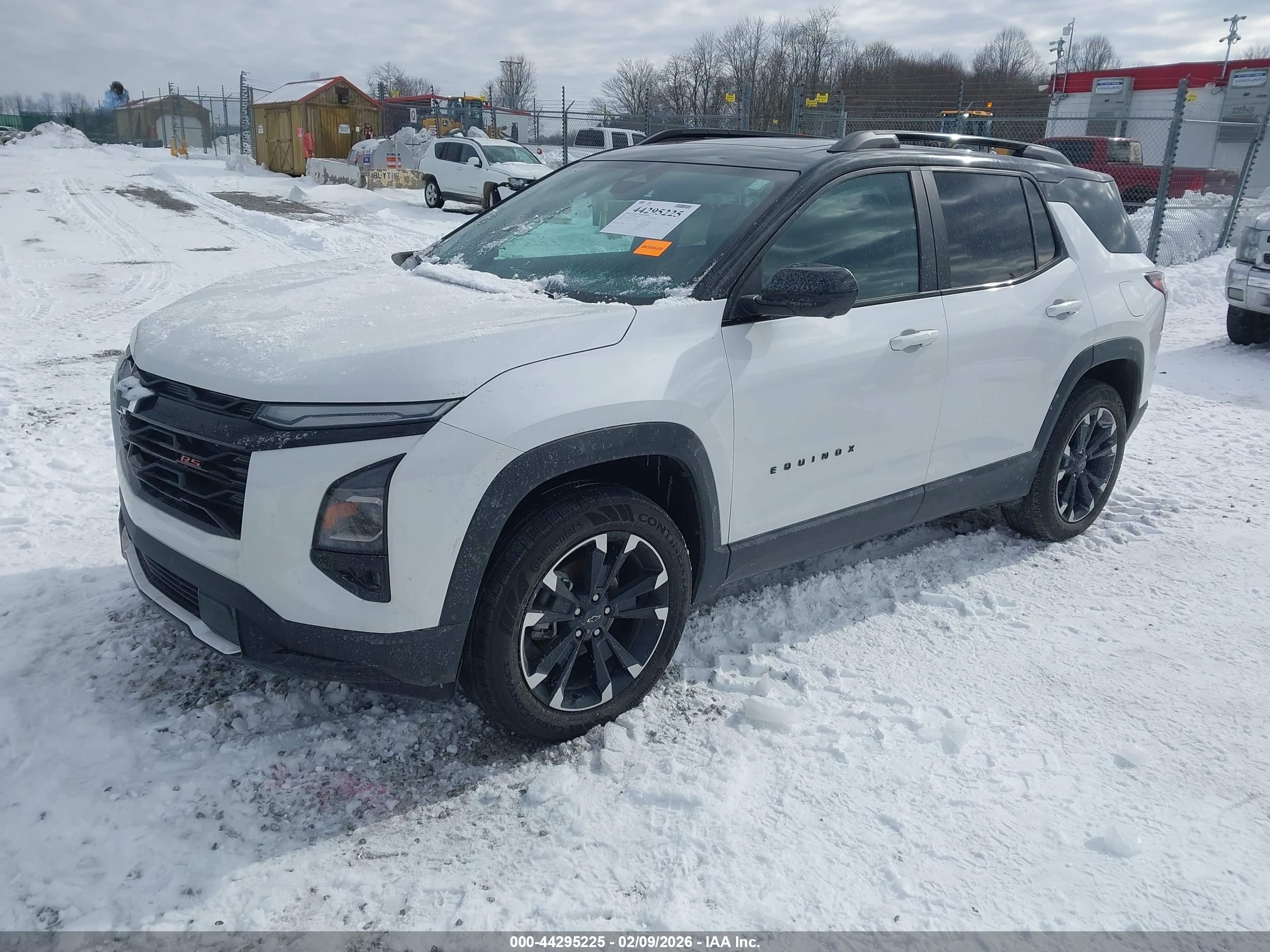 CHEVROLET EQUINOX image 2