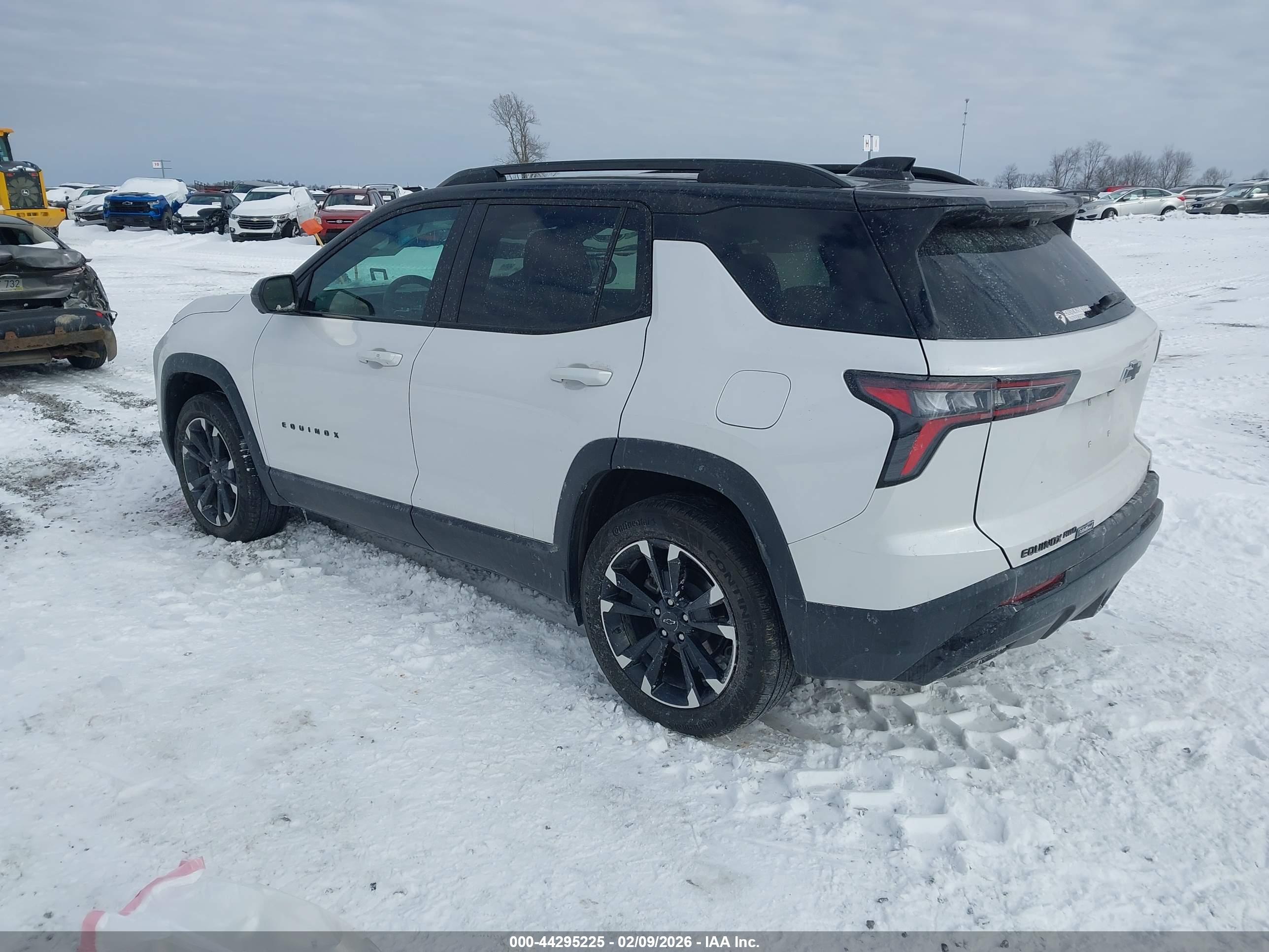 CHEVROLET EQUINOX image 3