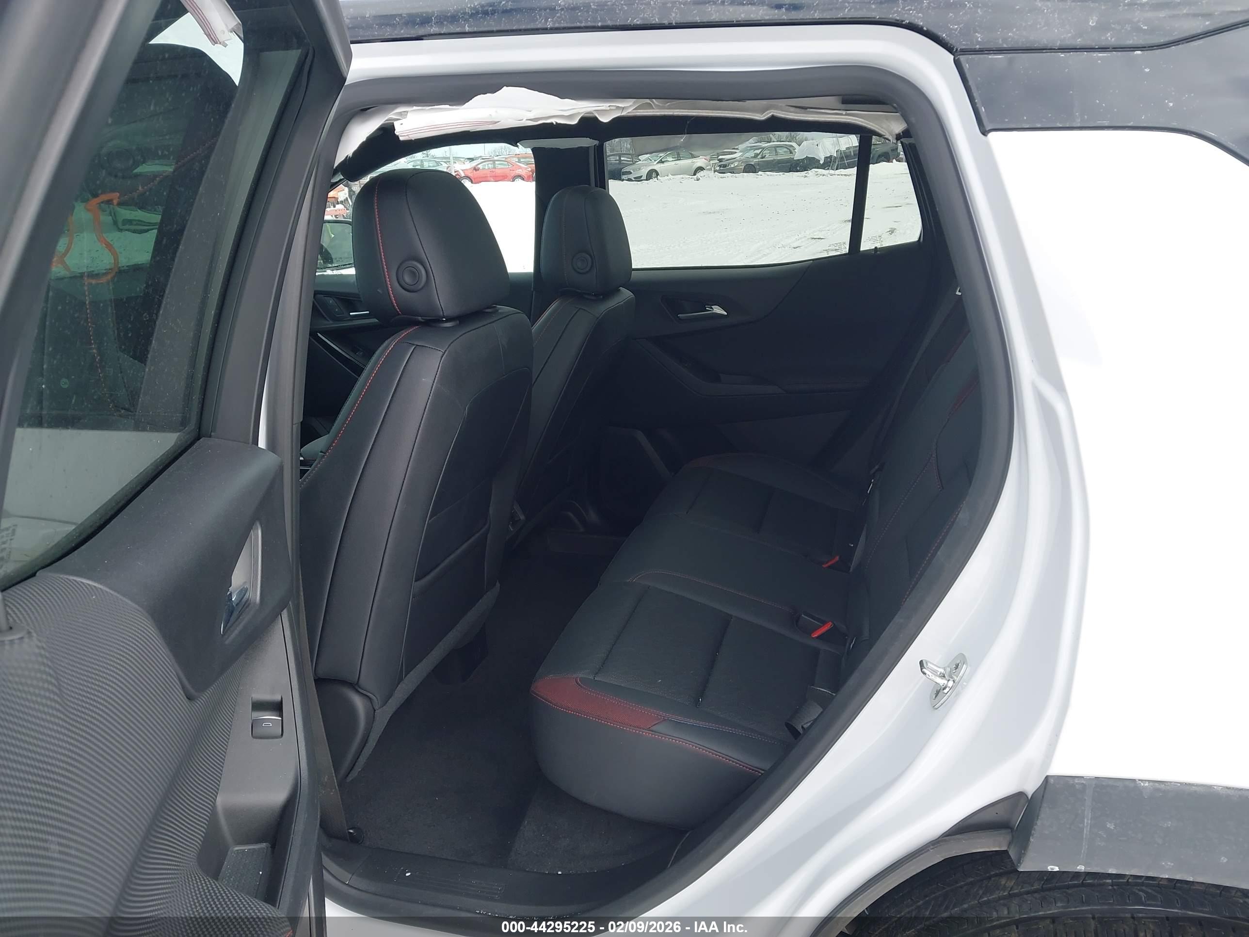 CHEVROLET EQUINOX image 8