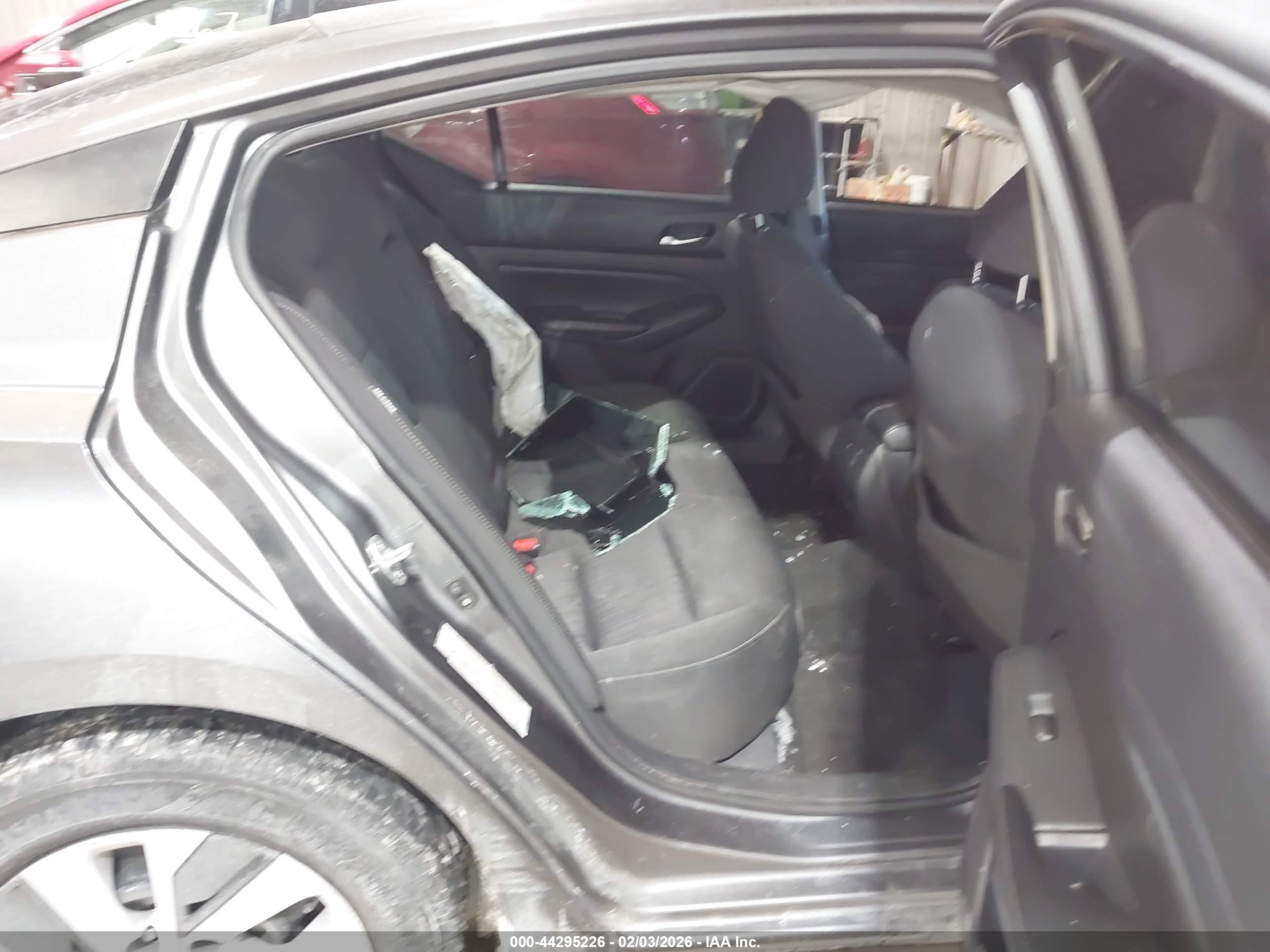 NISSAN ALTIMA image 8