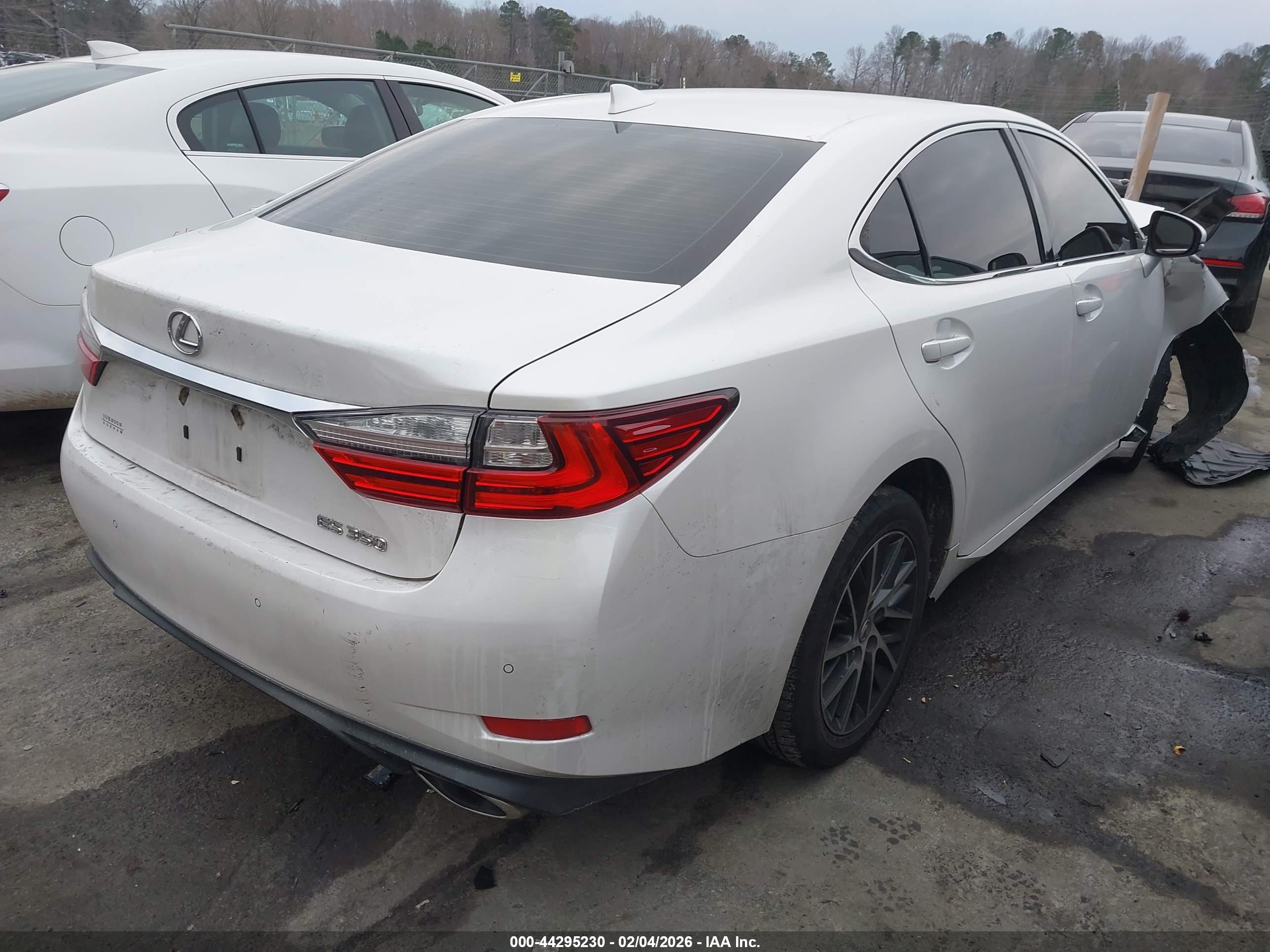 LEXUS ES image 4