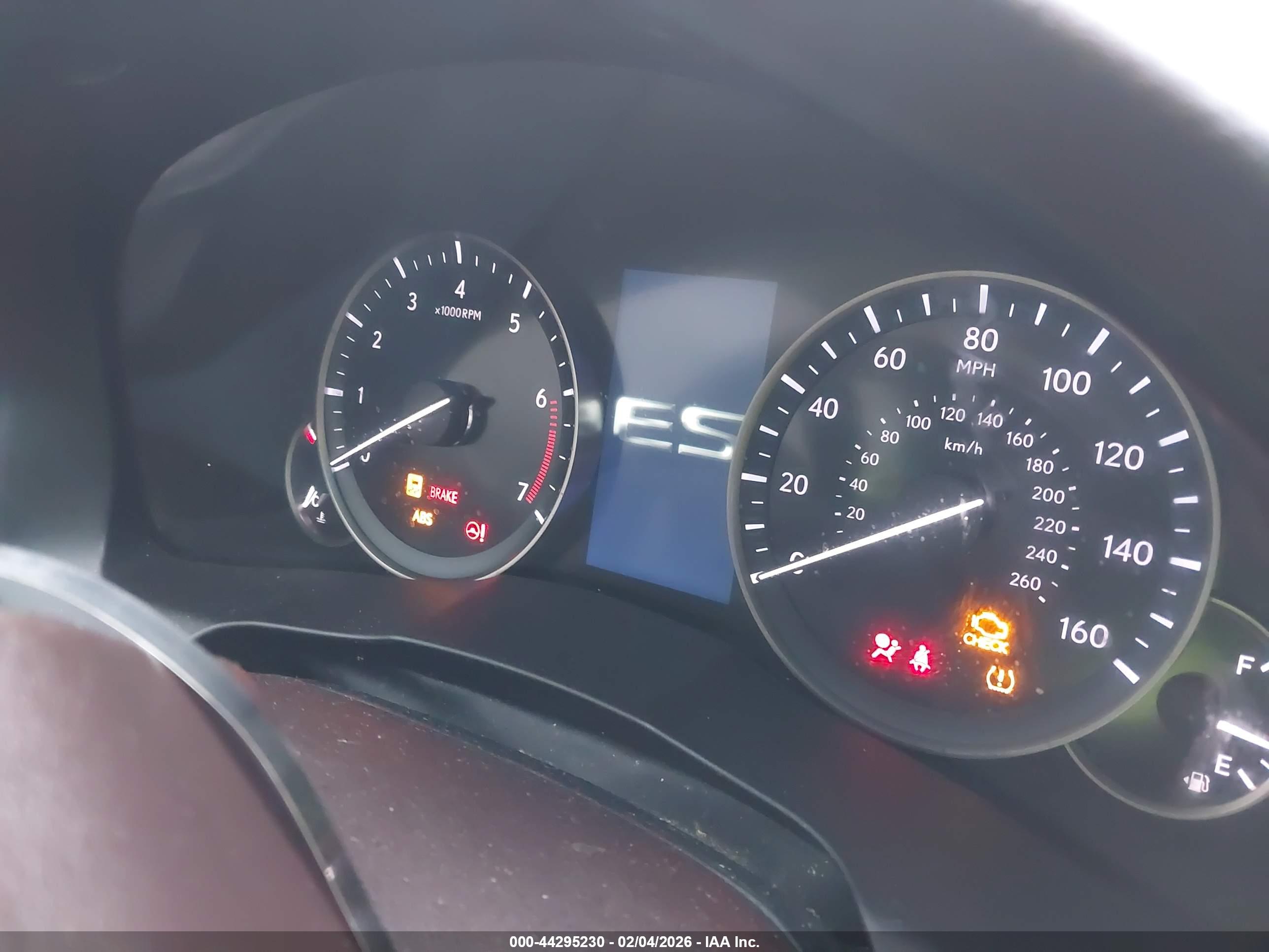LEXUS ES image 7