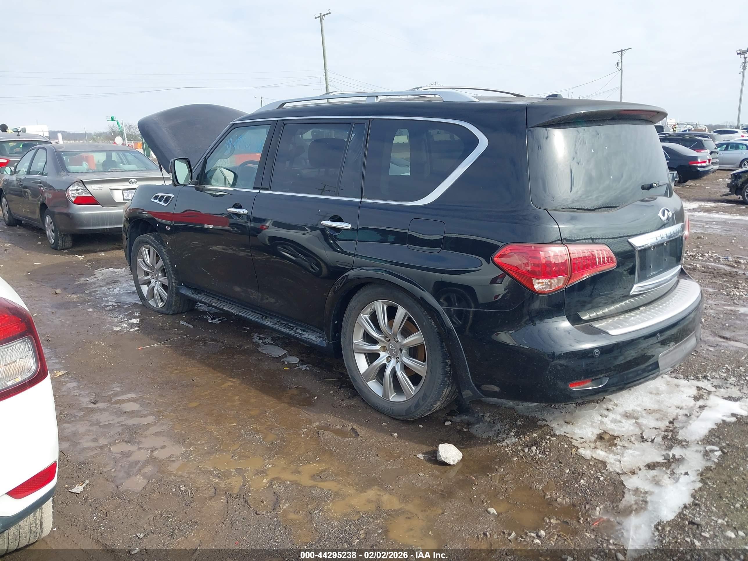 INFINITI QX80 image 3