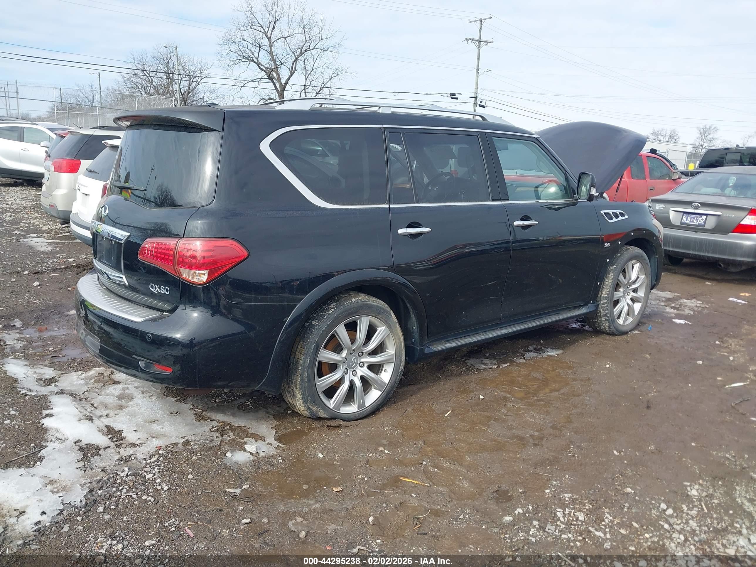 INFINITI QX80 image 4