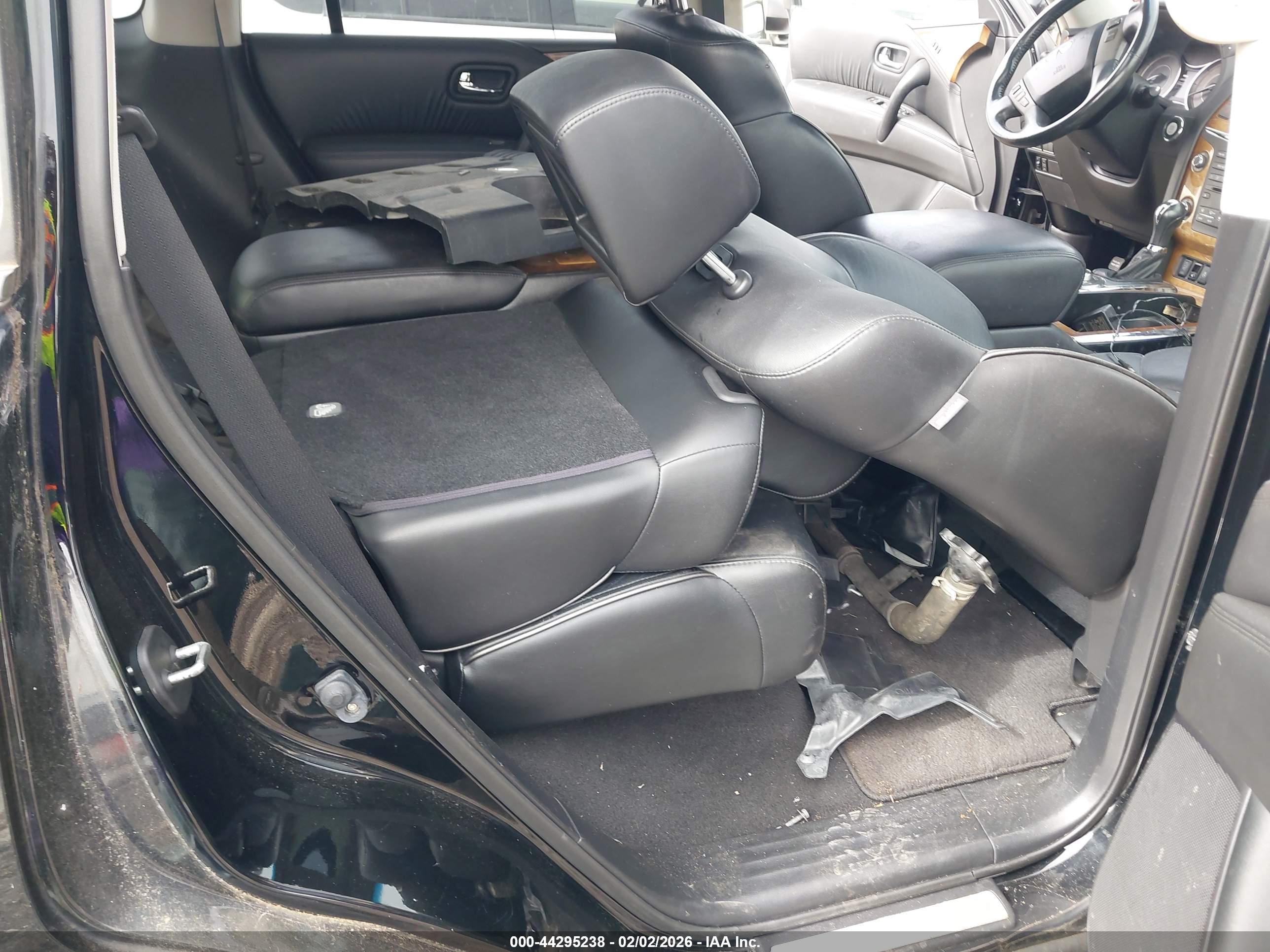INFINITI QX80 image 8