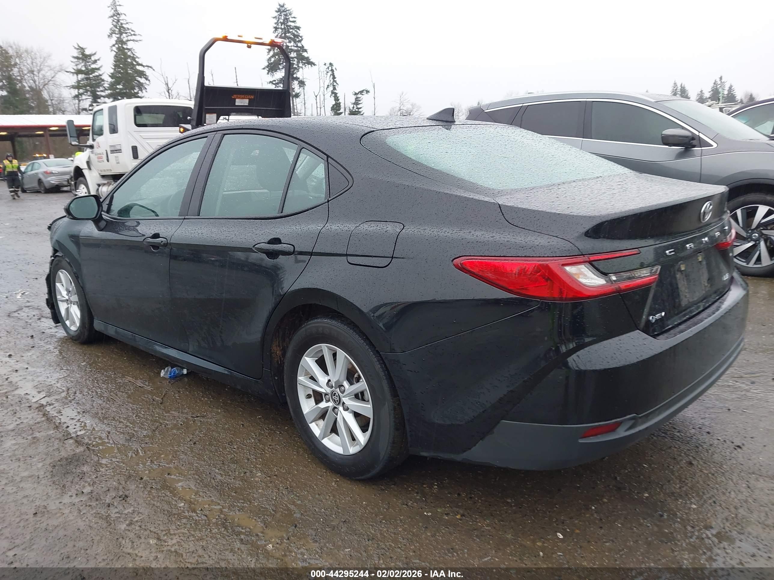 TOYOTA CAMRY image 3