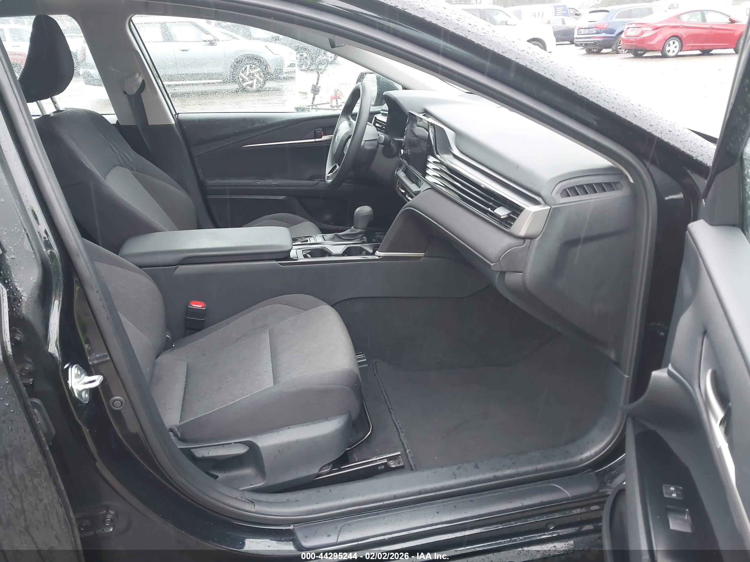 TOYOTA CAMRY image 5