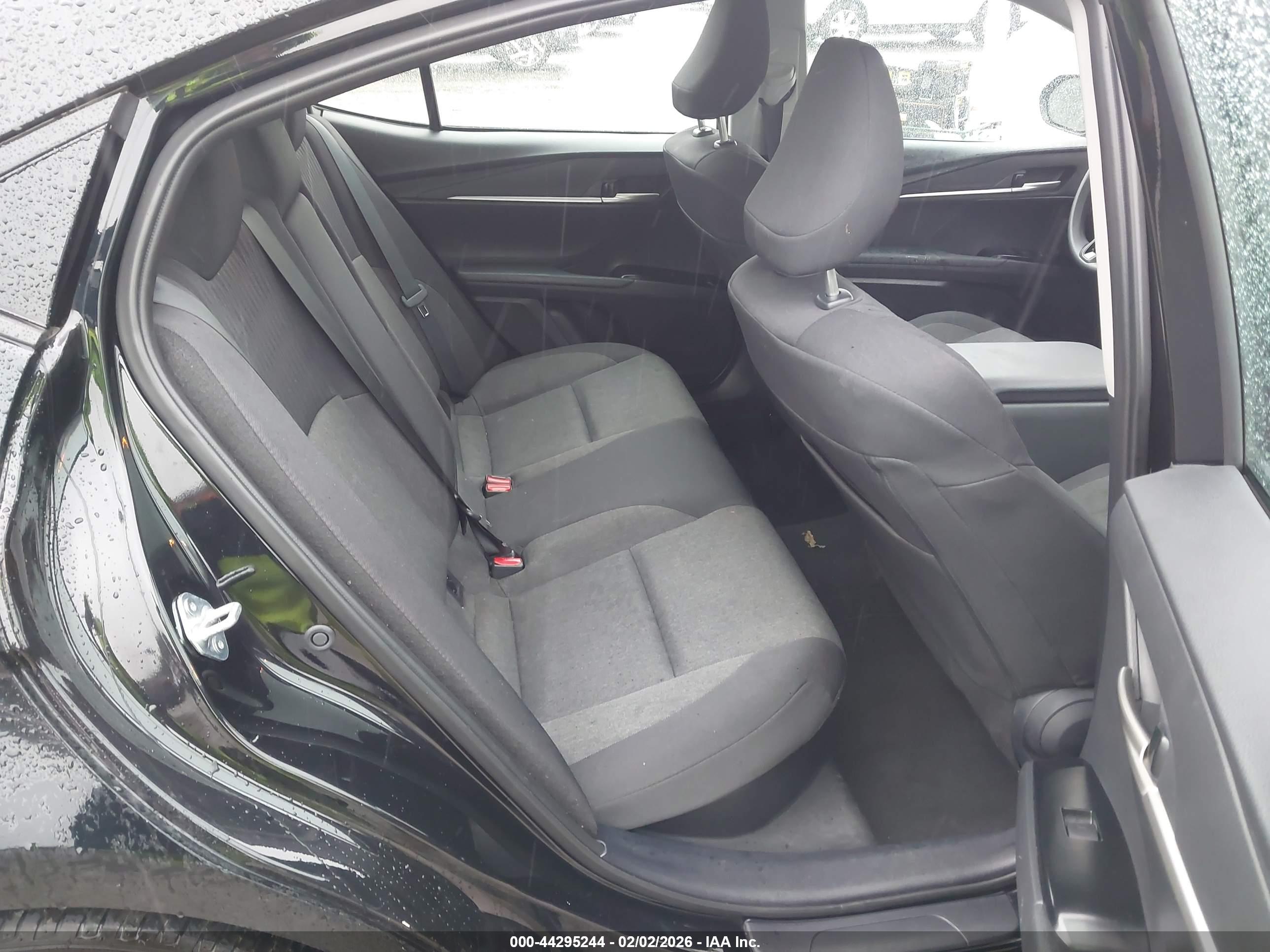 TOYOTA CAMRY image 8