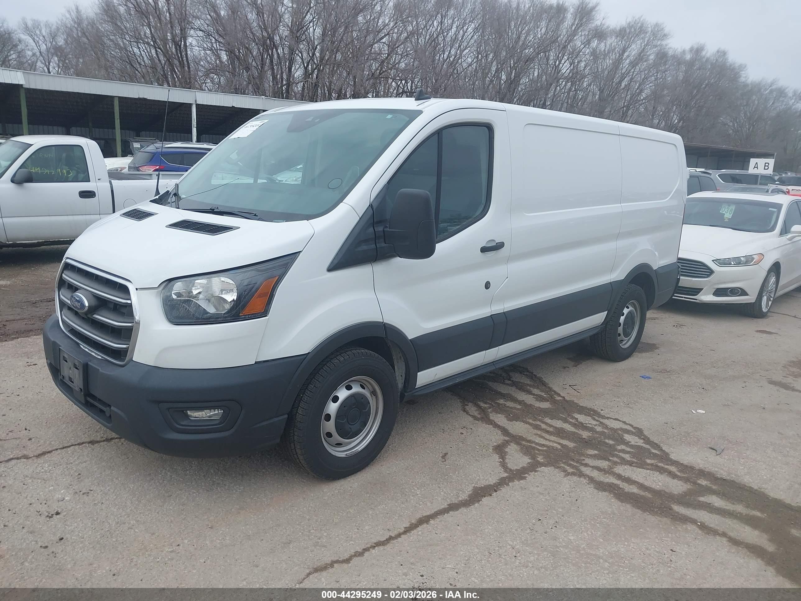 FORD TRANSIT-150 image 2