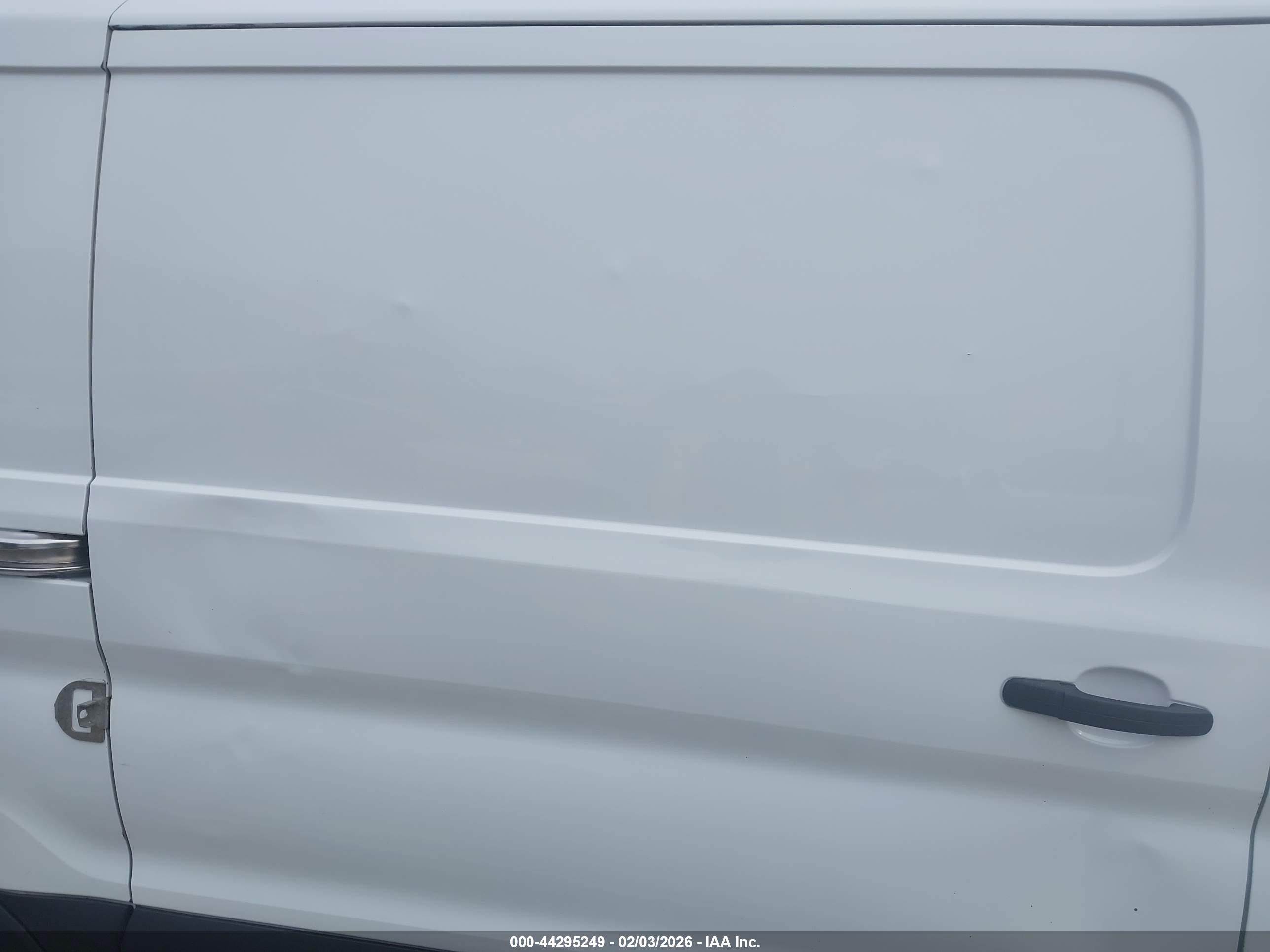 FORD TRANSIT-150 image 6