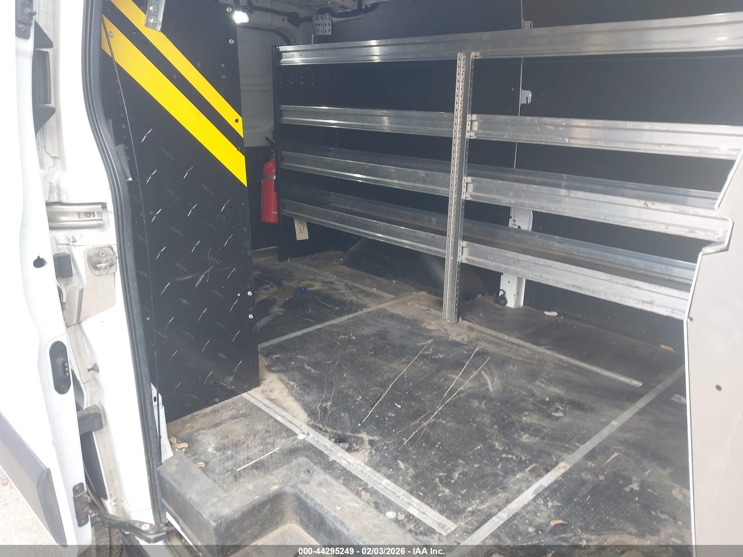 FORD TRANSIT-150 image 8