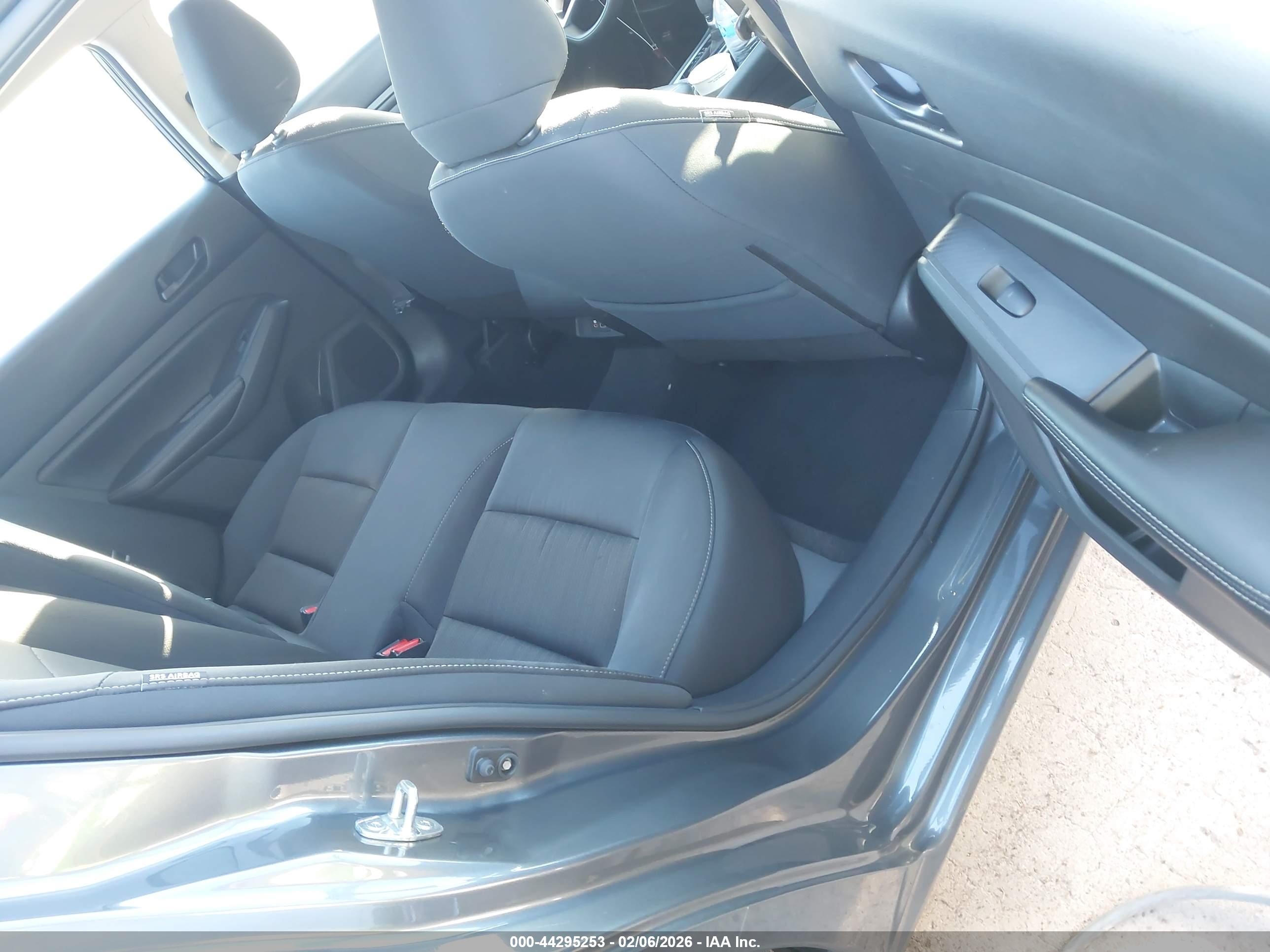 NISSAN ALTIMA image 8