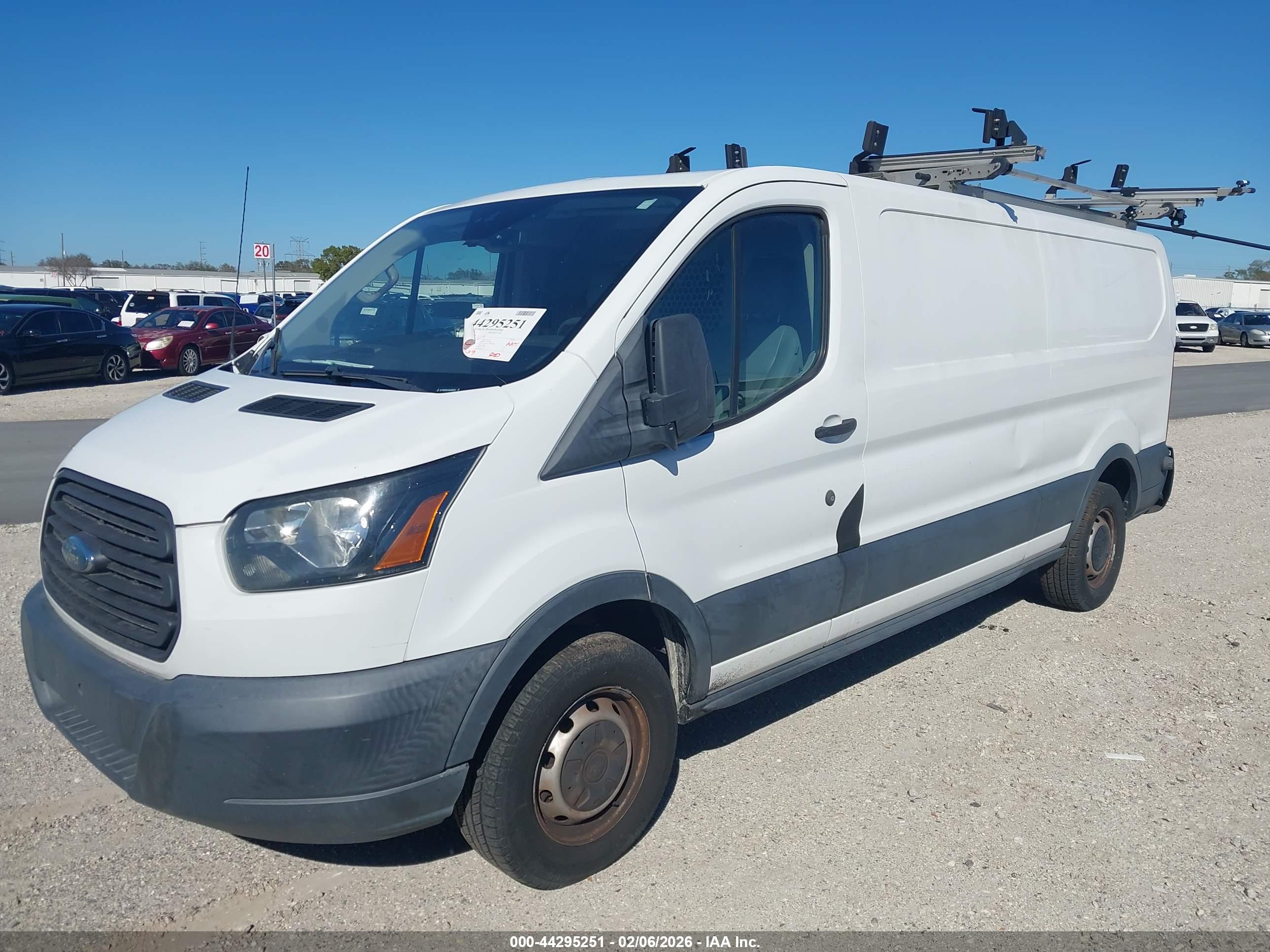 FORD TRANSIT-250 image 2