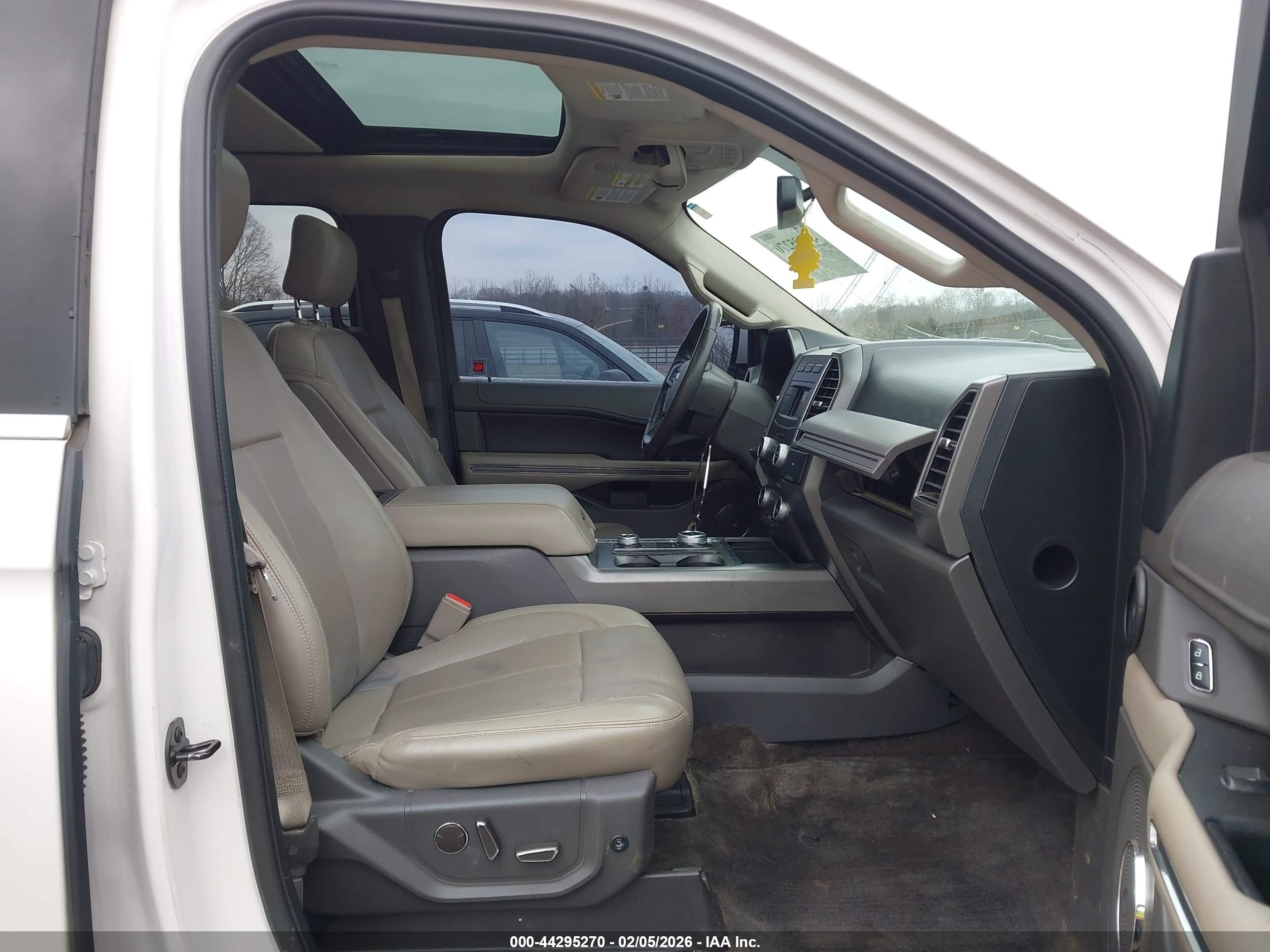 FORD EXPEDITION image 5