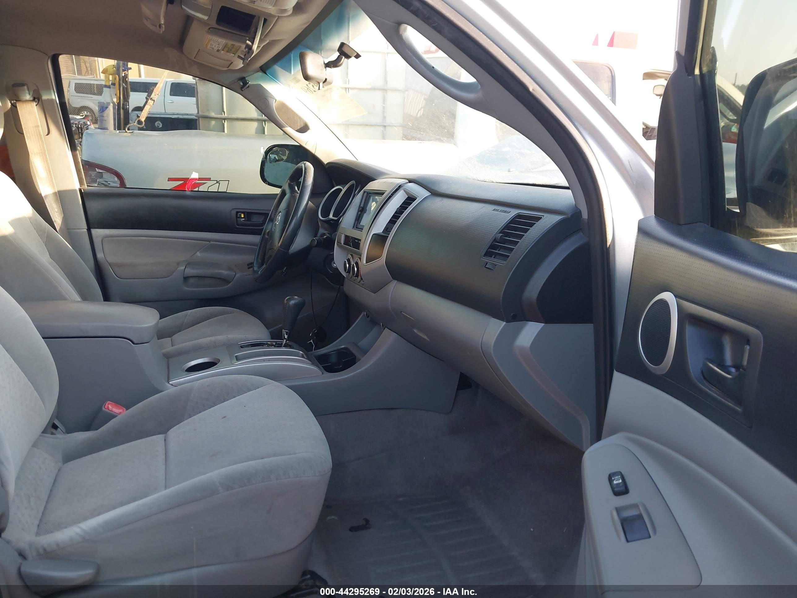 TOYOTA TACOMA image 5