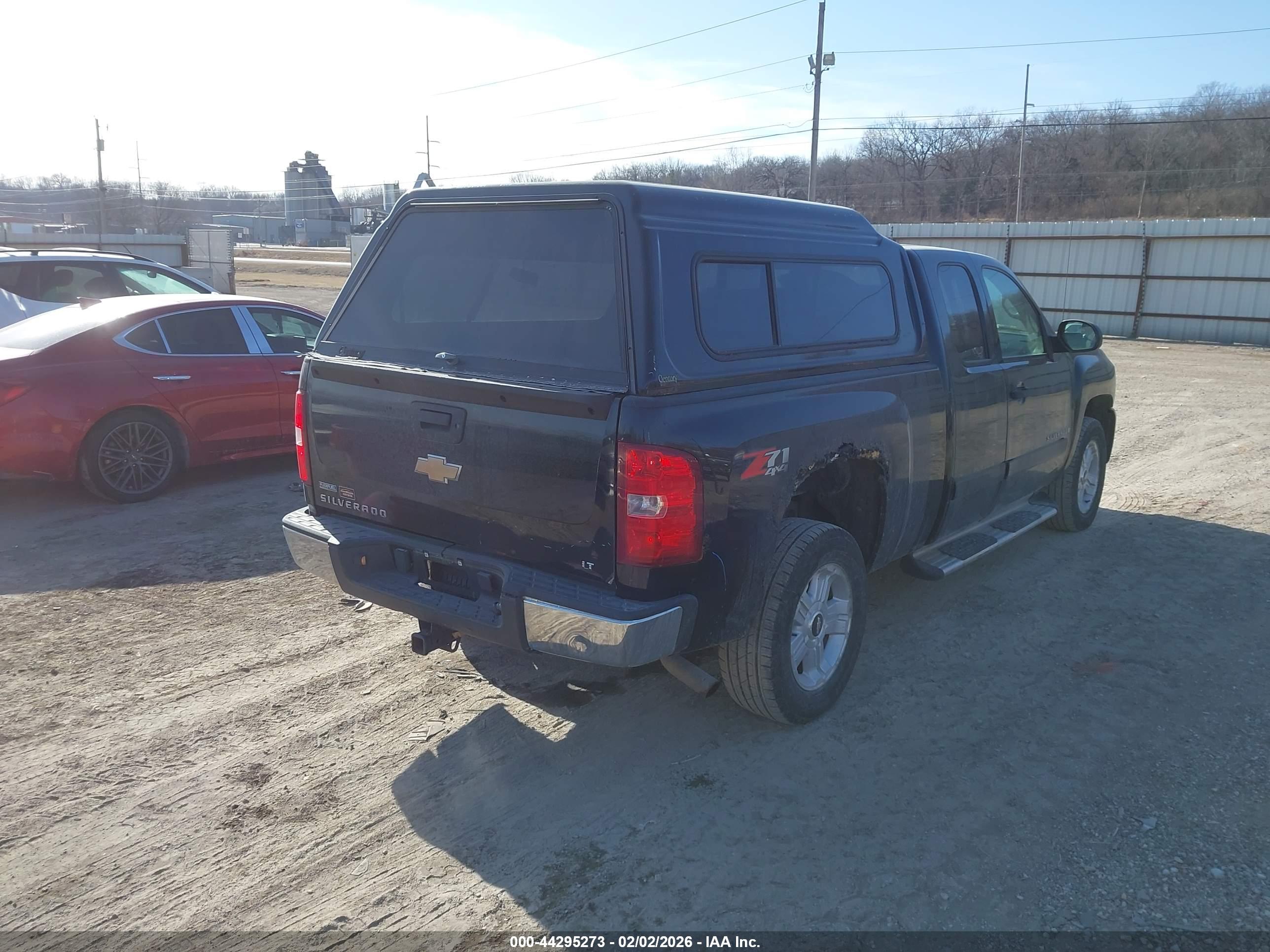 CHEVROLET SILVERADO image 4