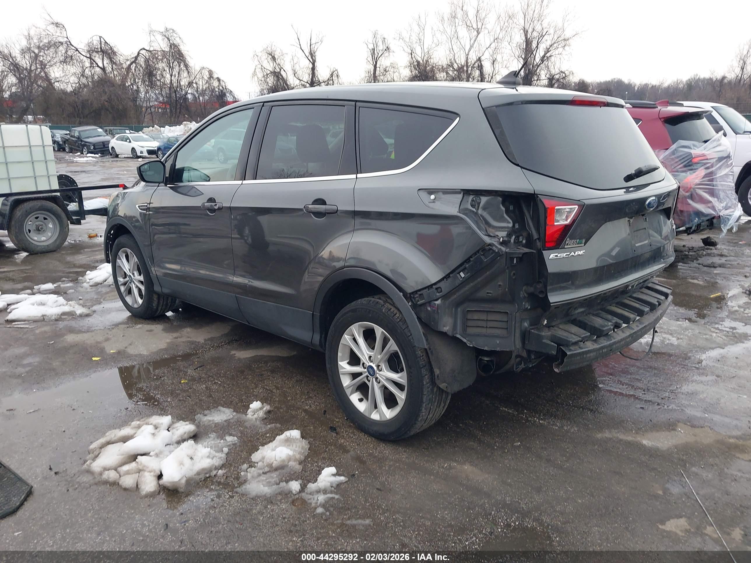 FORD ESCAPE image 3