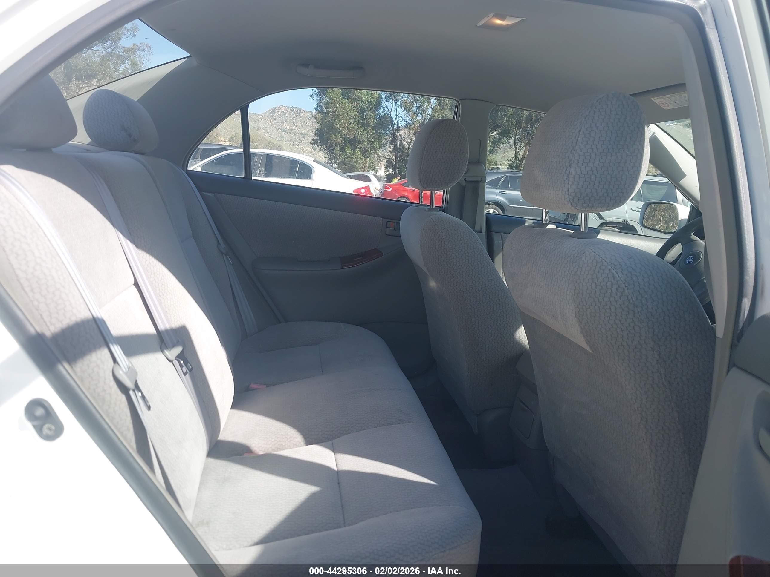 TOYOTA COROLLA image 8