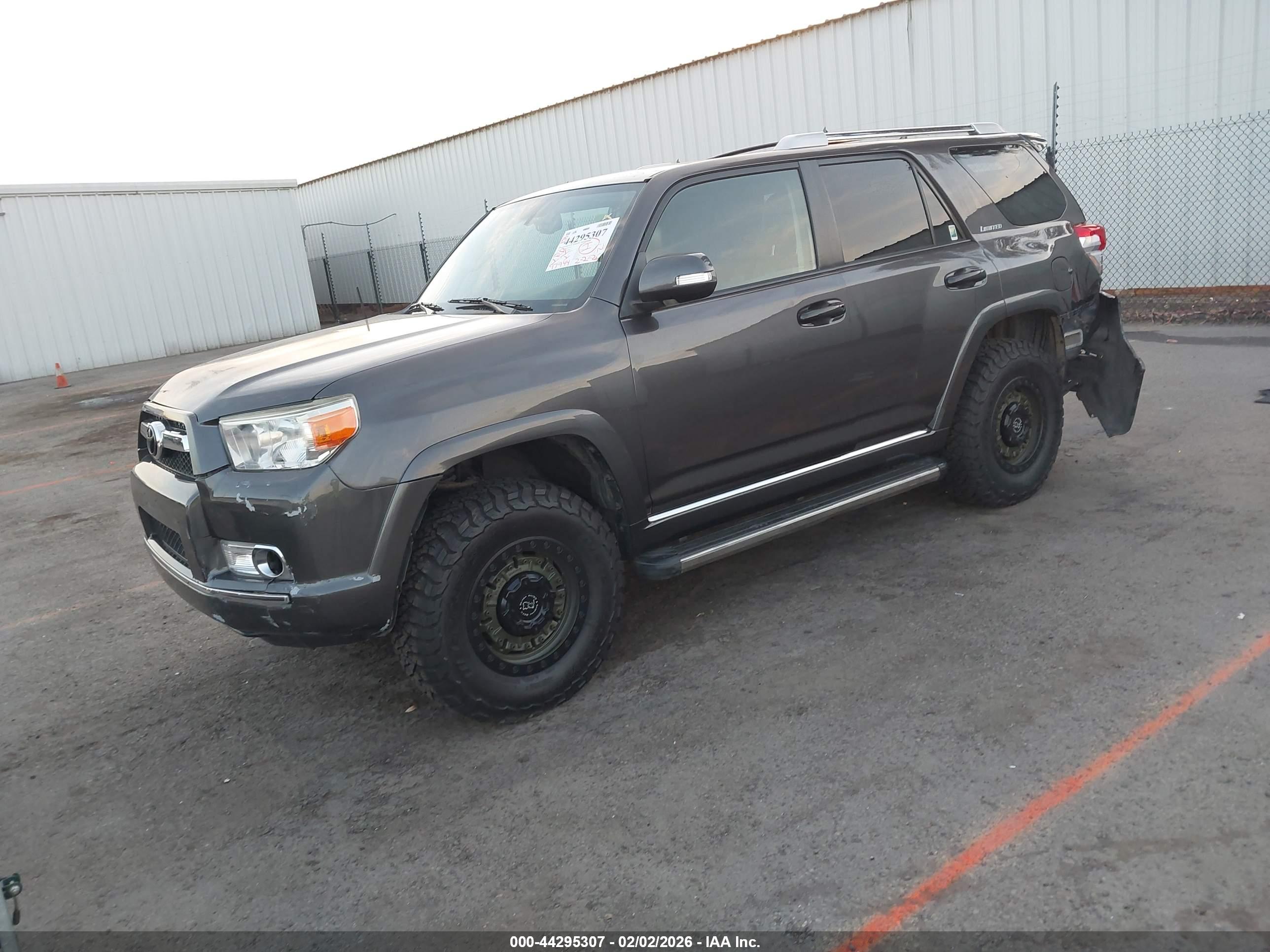 TOYOTA 4RUNNER image 2