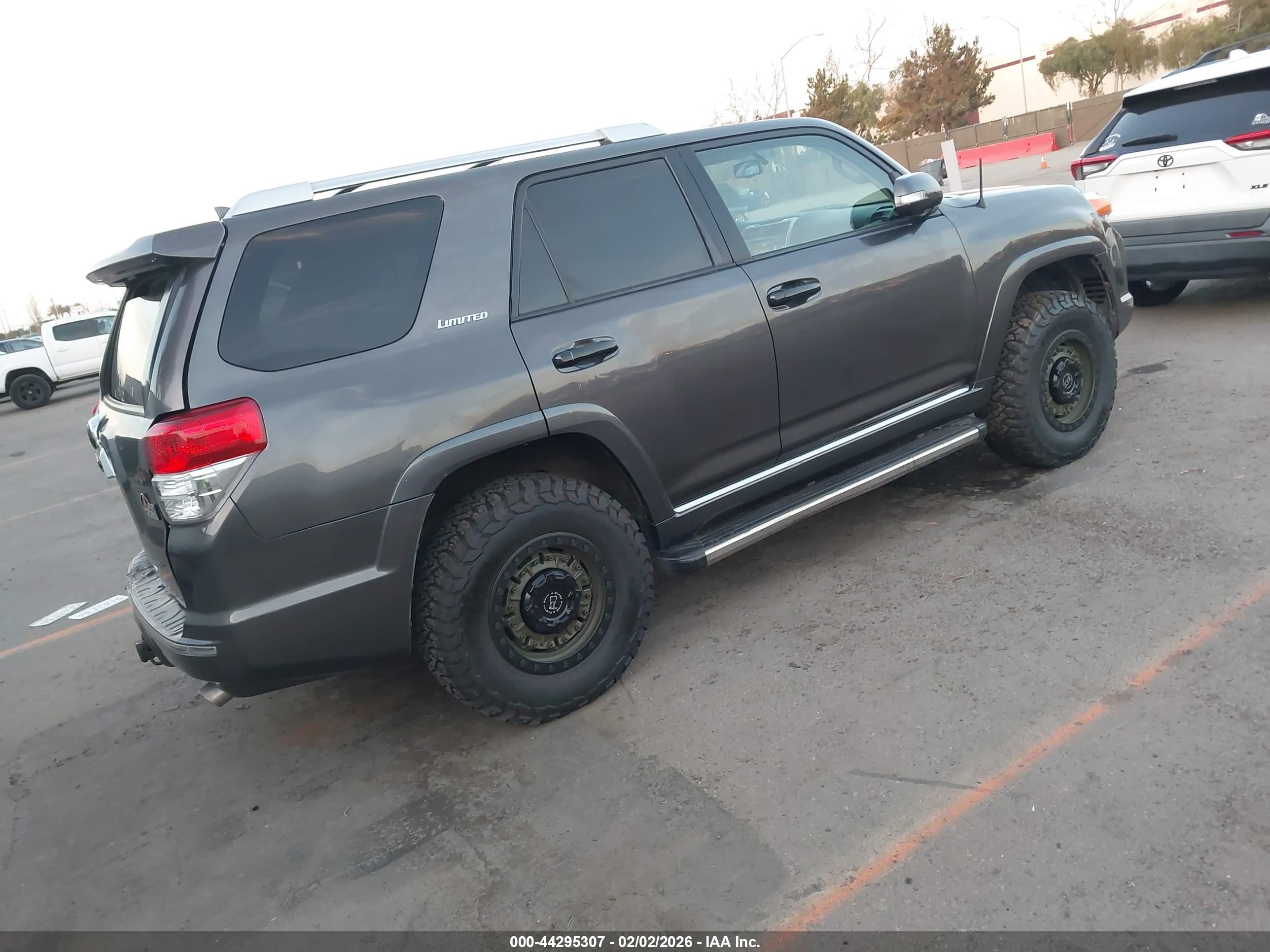 TOYOTA 4RUNNER image 4