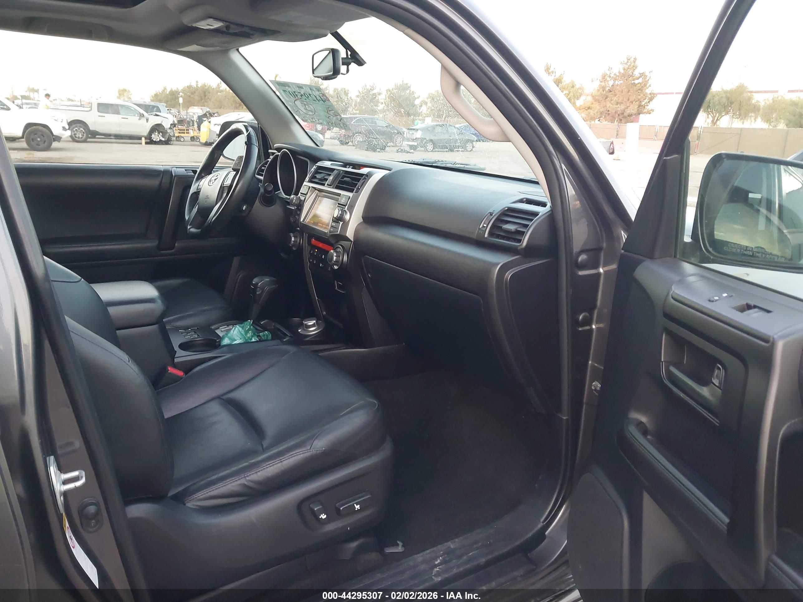 TOYOTA 4RUNNER image 5