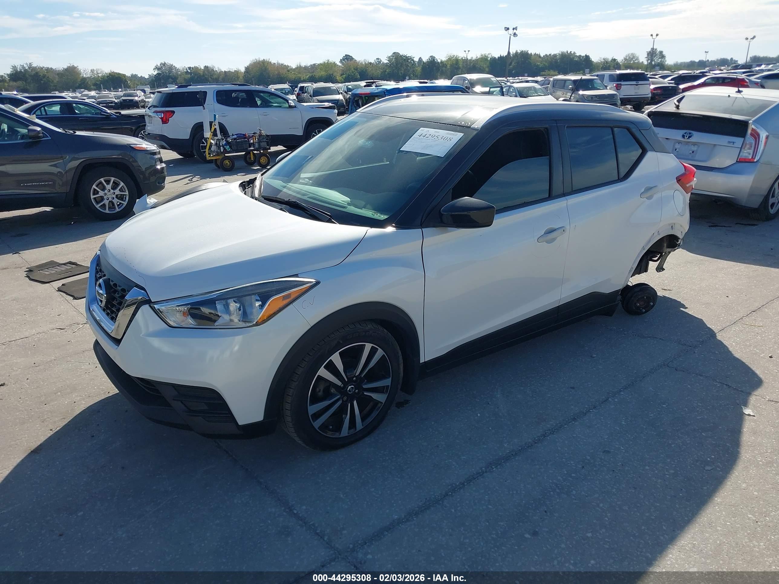 NISSAN KICKS image 2
