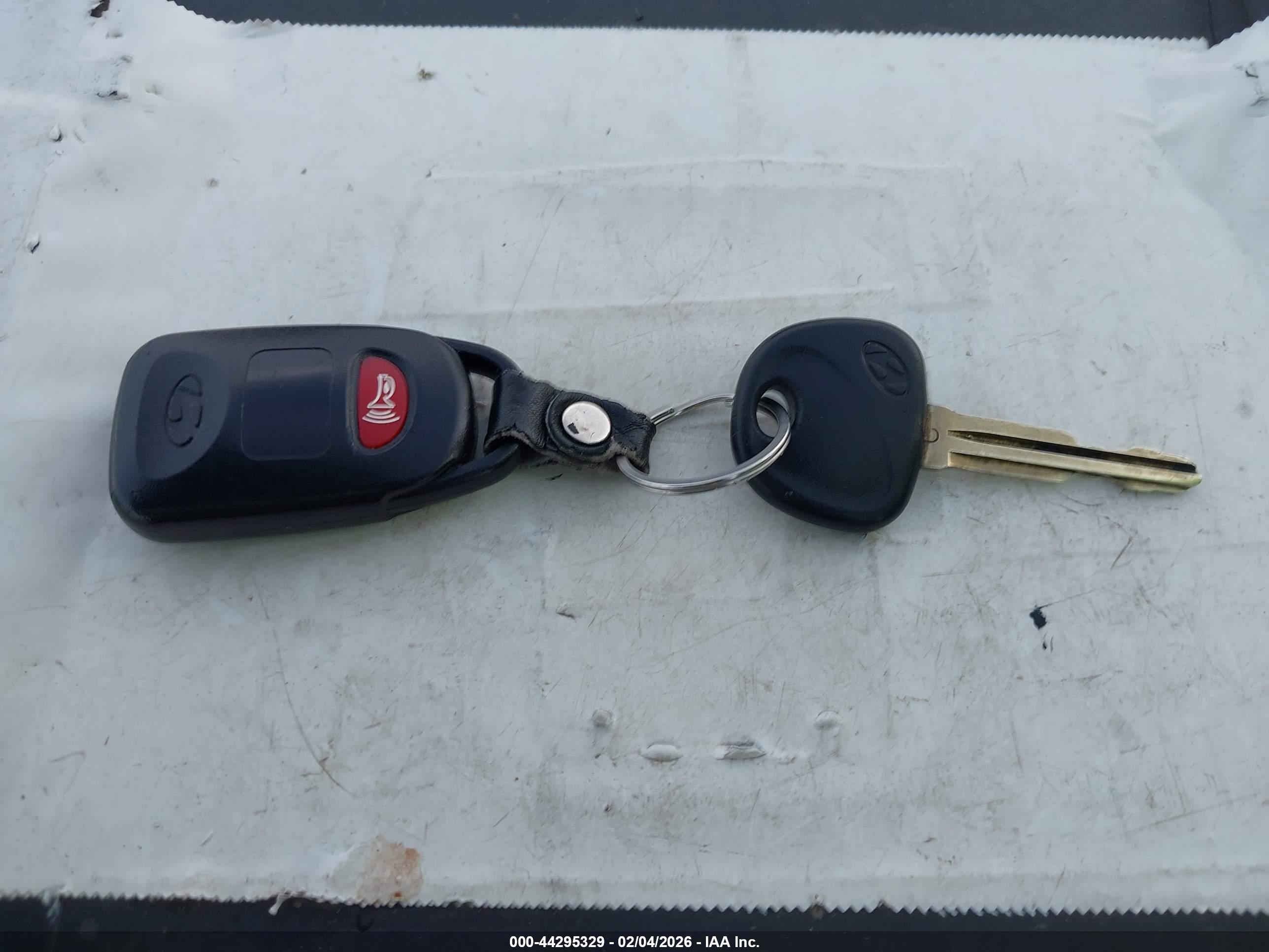 HYUNDAI ELANTRA image 11