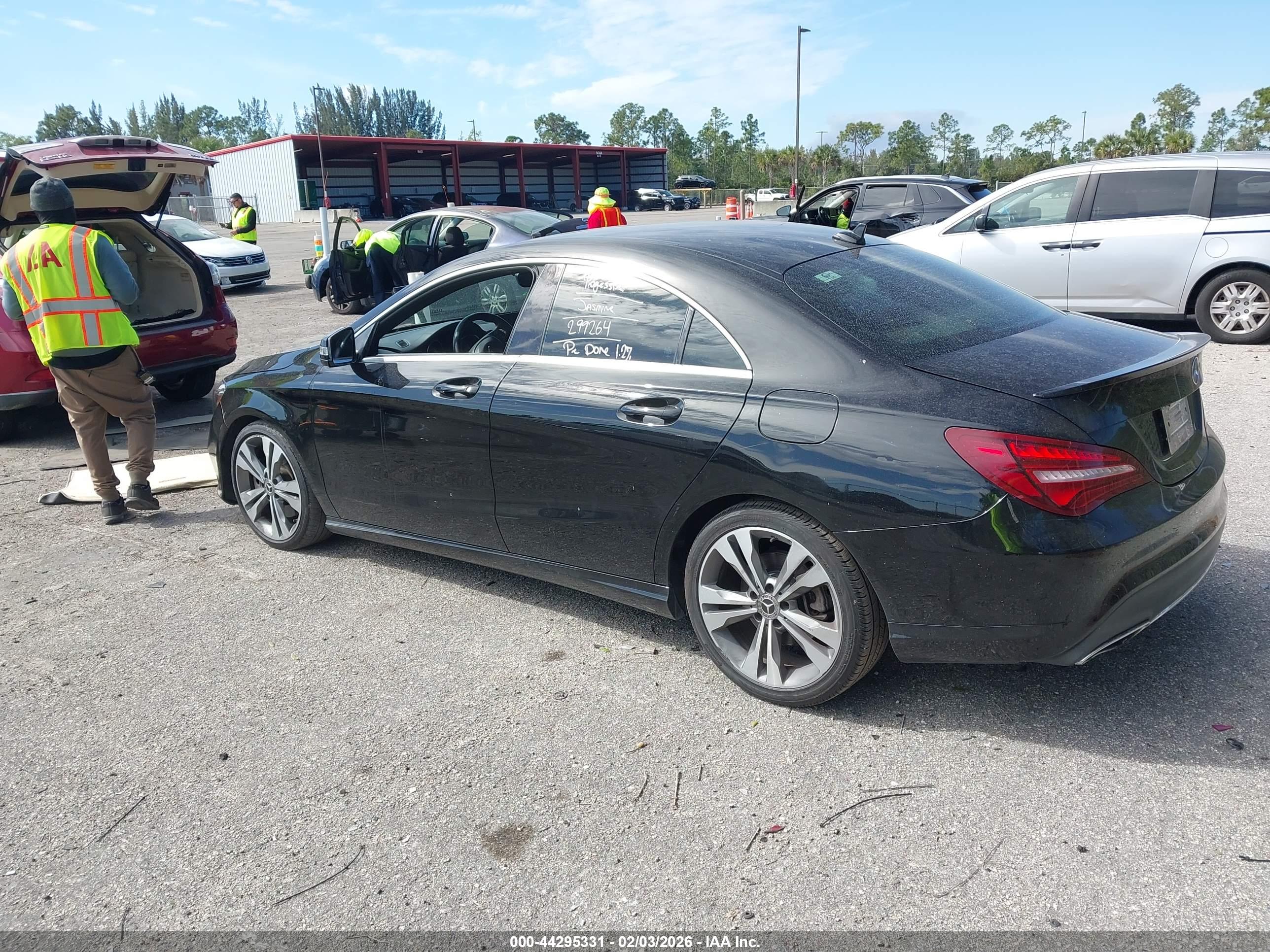 MERCEDES-BENZ CLA image 3