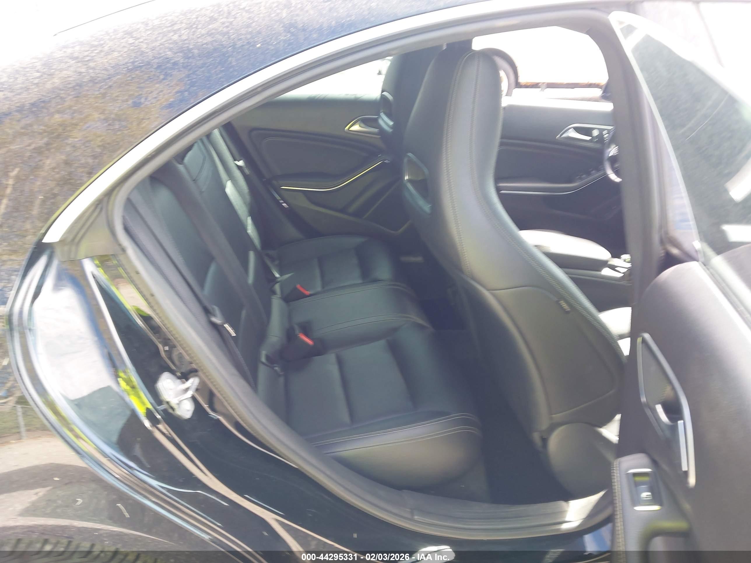 MERCEDES-BENZ CLA image 8