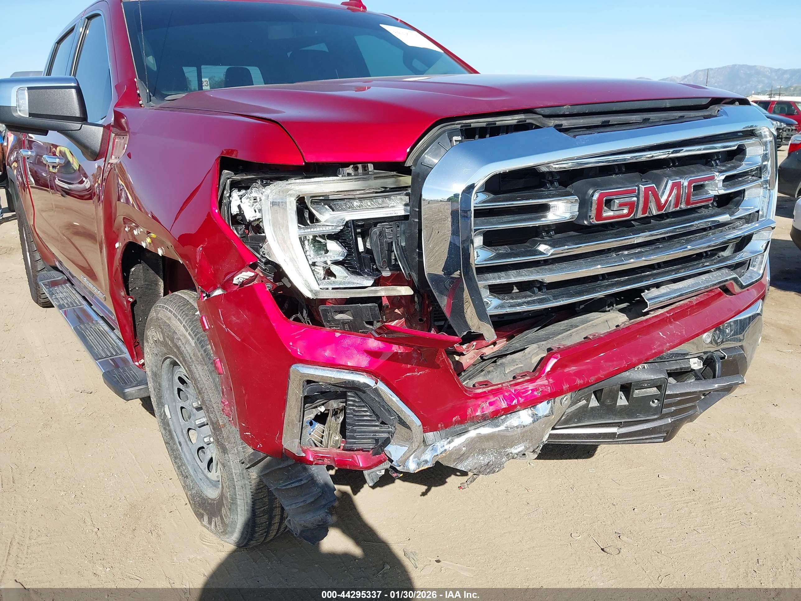 GMC SIERRA image 6