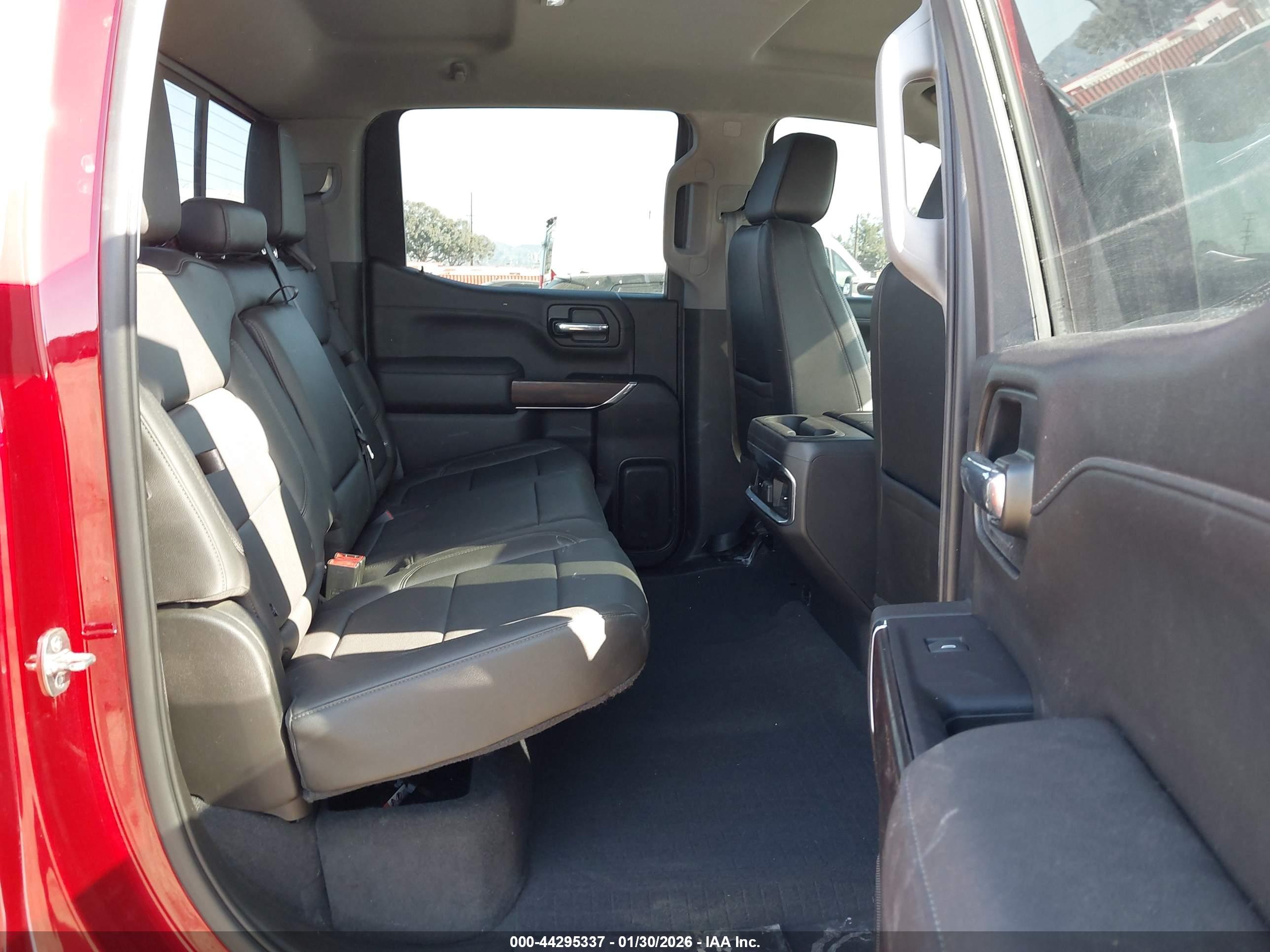 GMC SIERRA image 8
