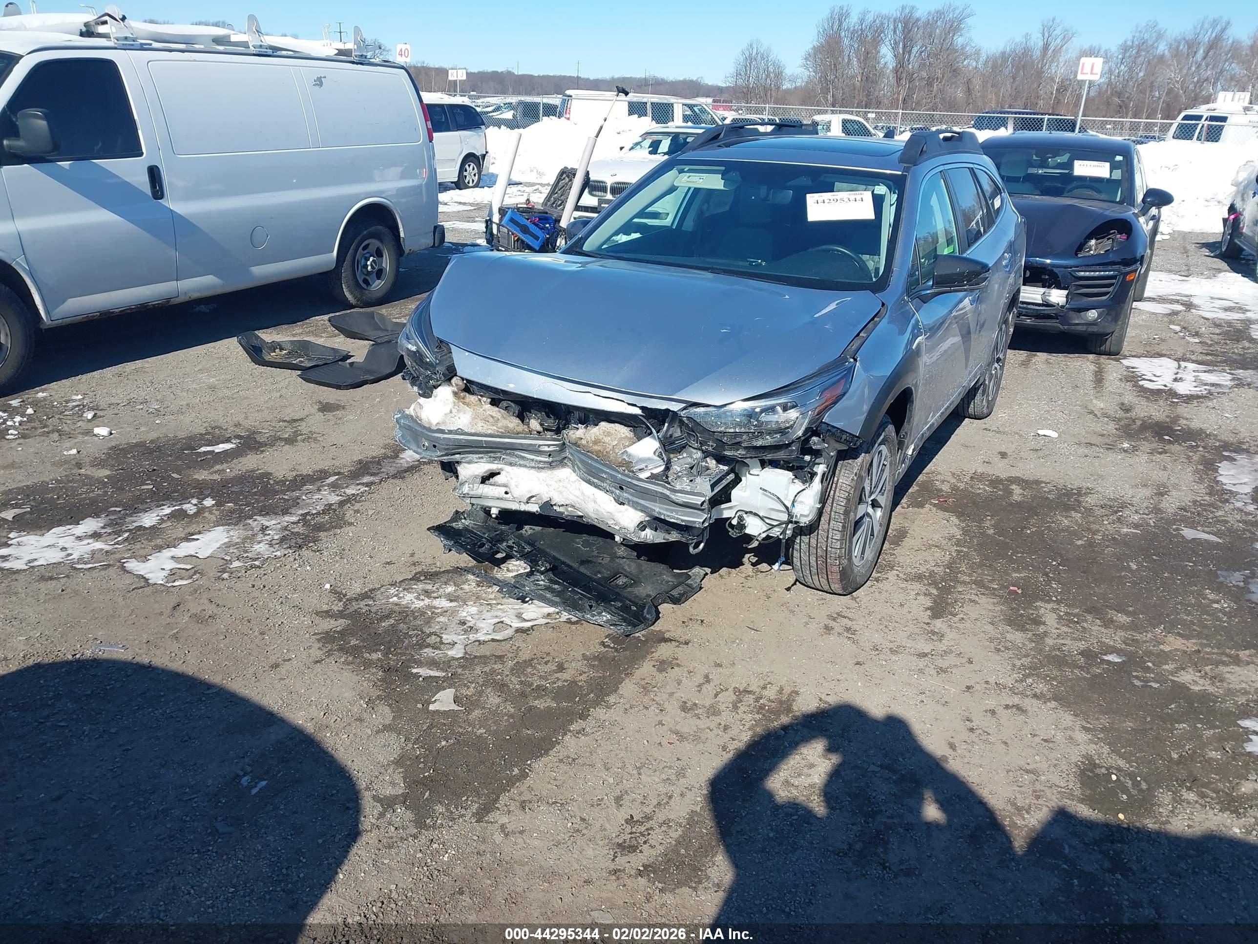 SUBARU OUTBACK image 2