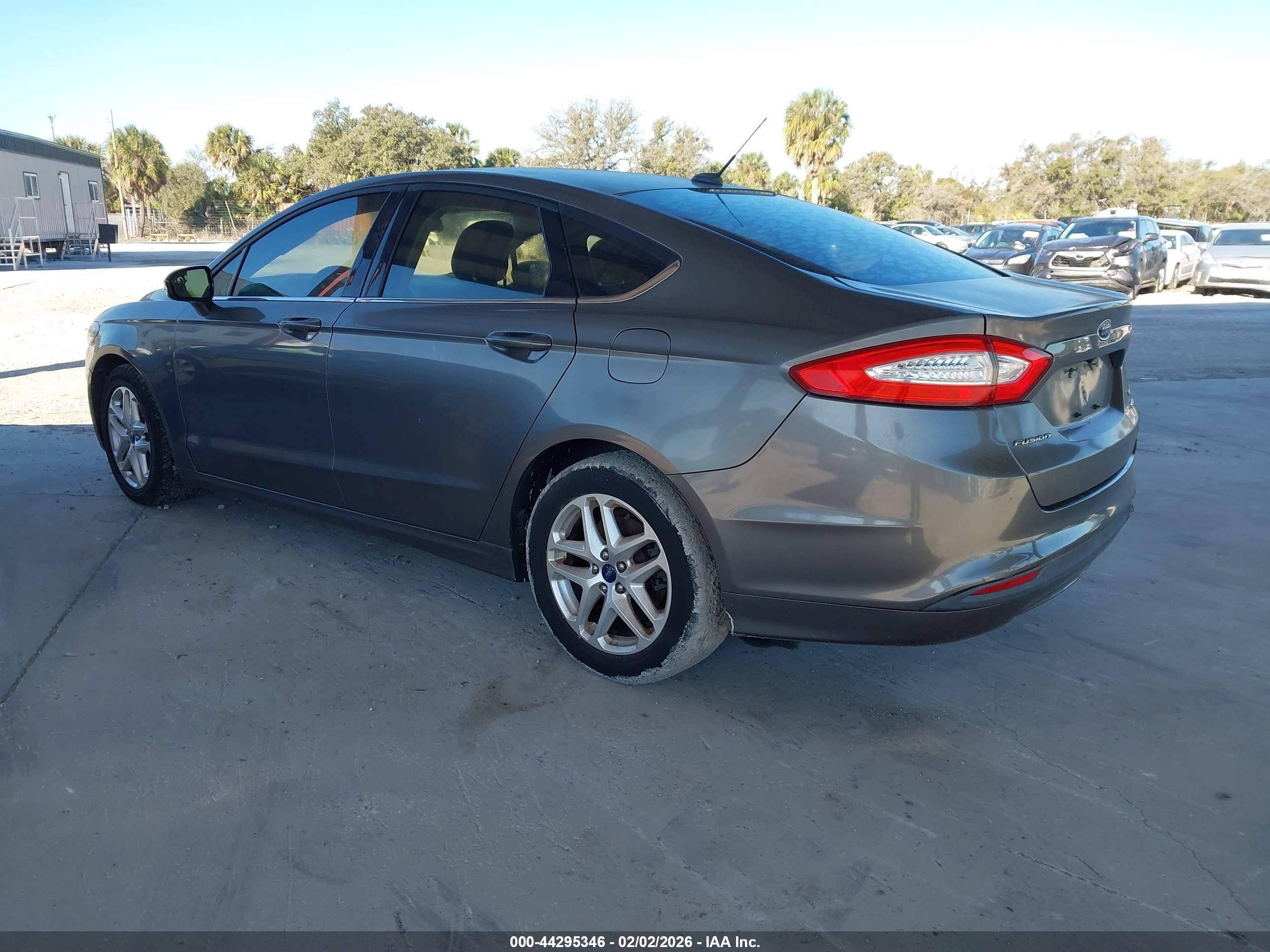 FORD FUSION image 3