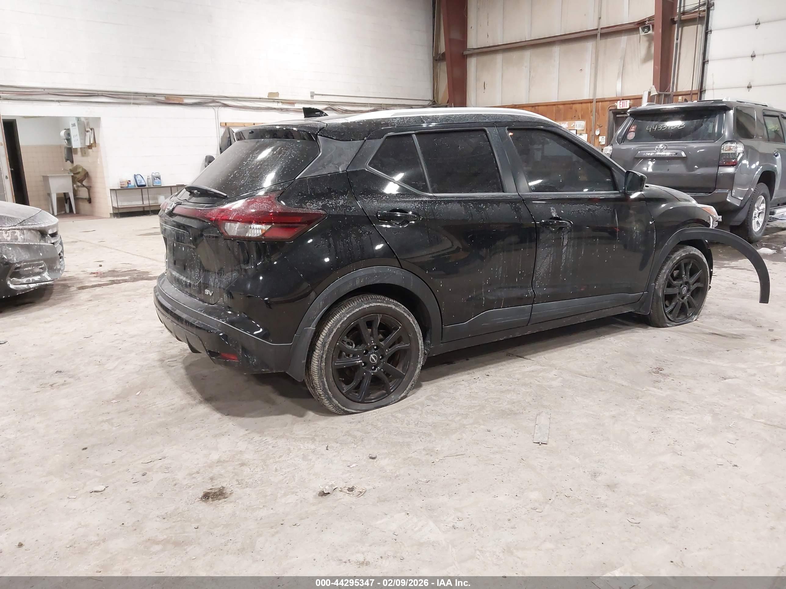 NISSAN KICKS image 4