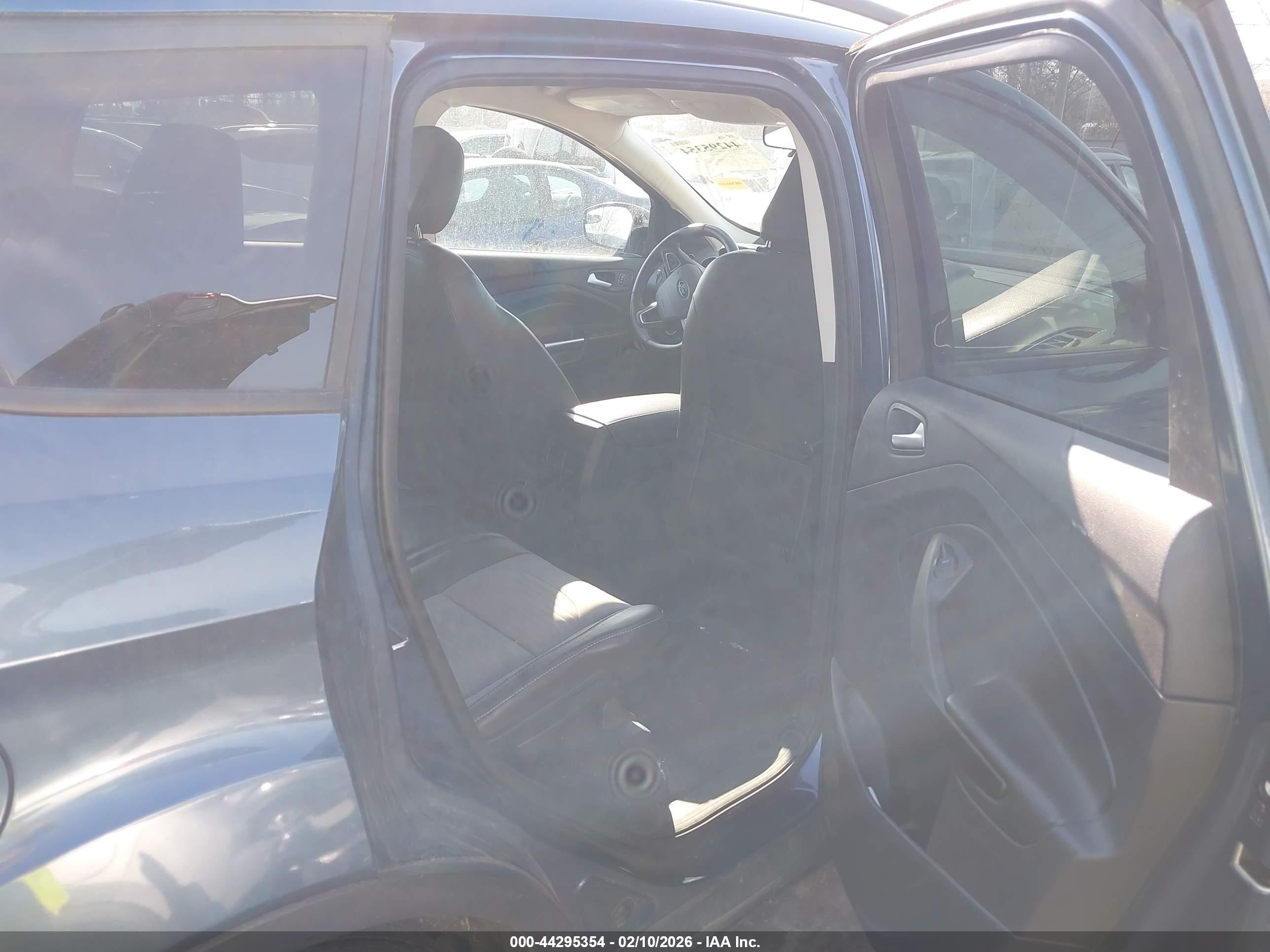 FORD ESCAPE image 8