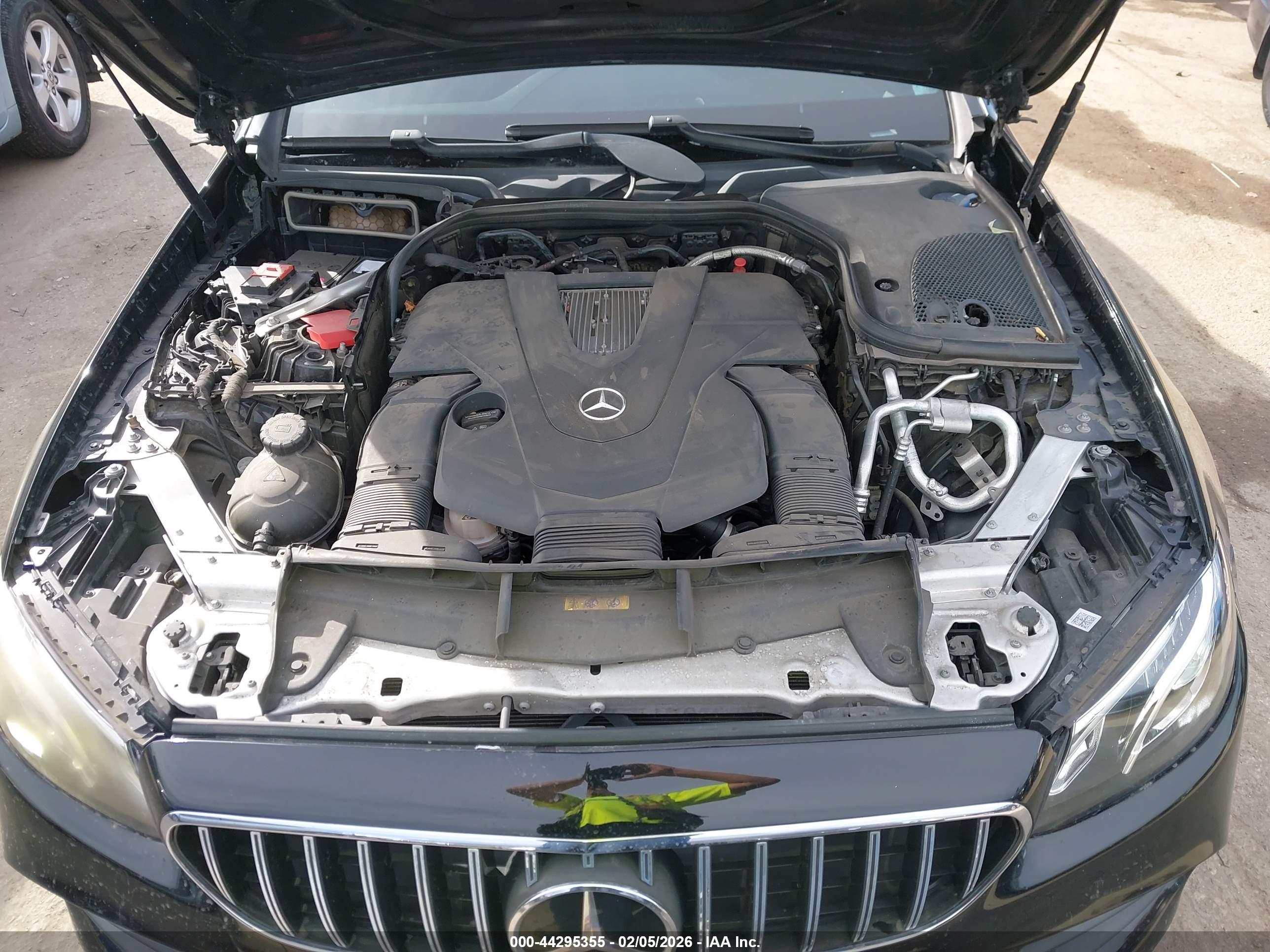 MERCEDES-BENZ E image 10