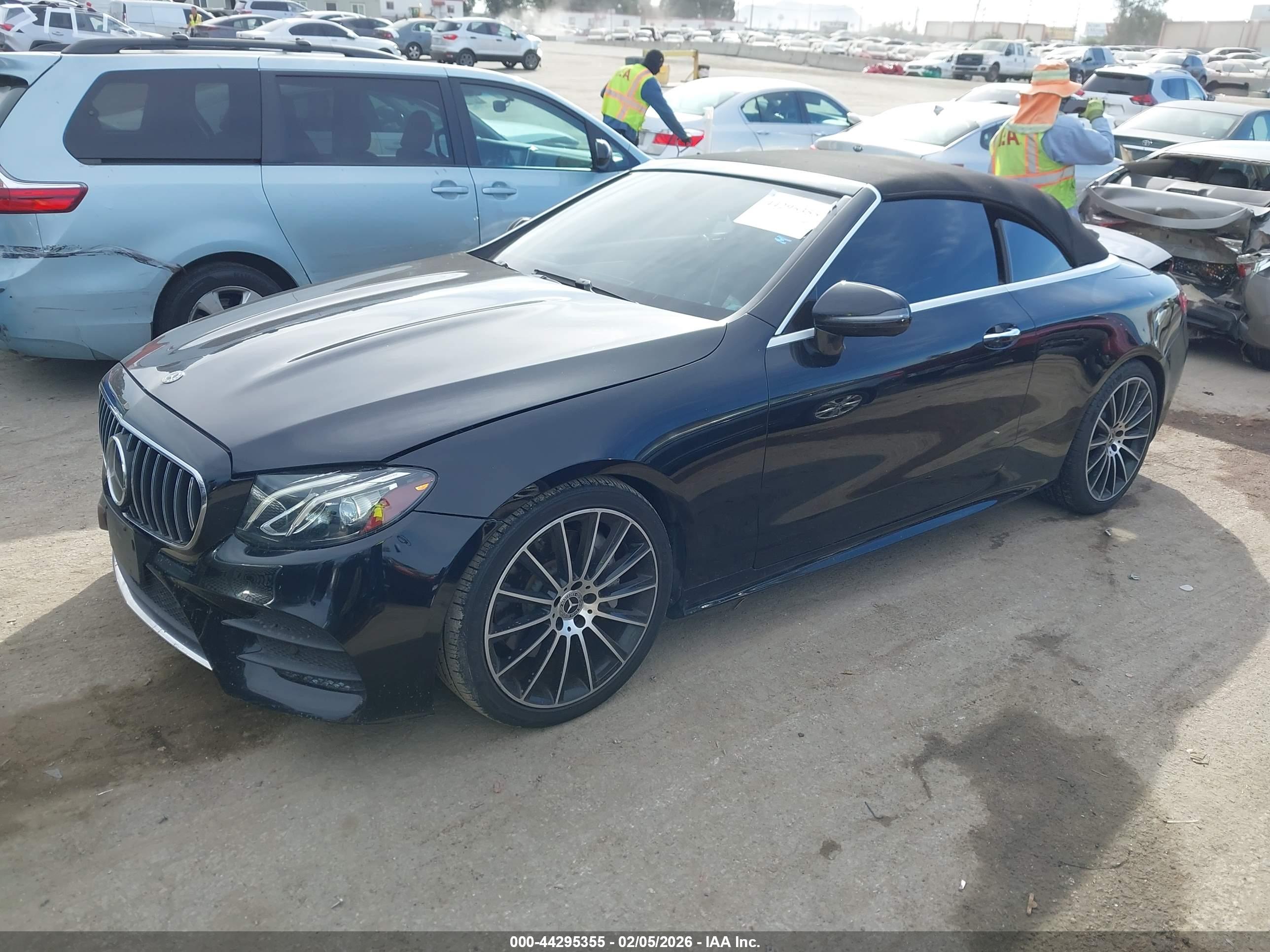 MERCEDES-BENZ E image 2