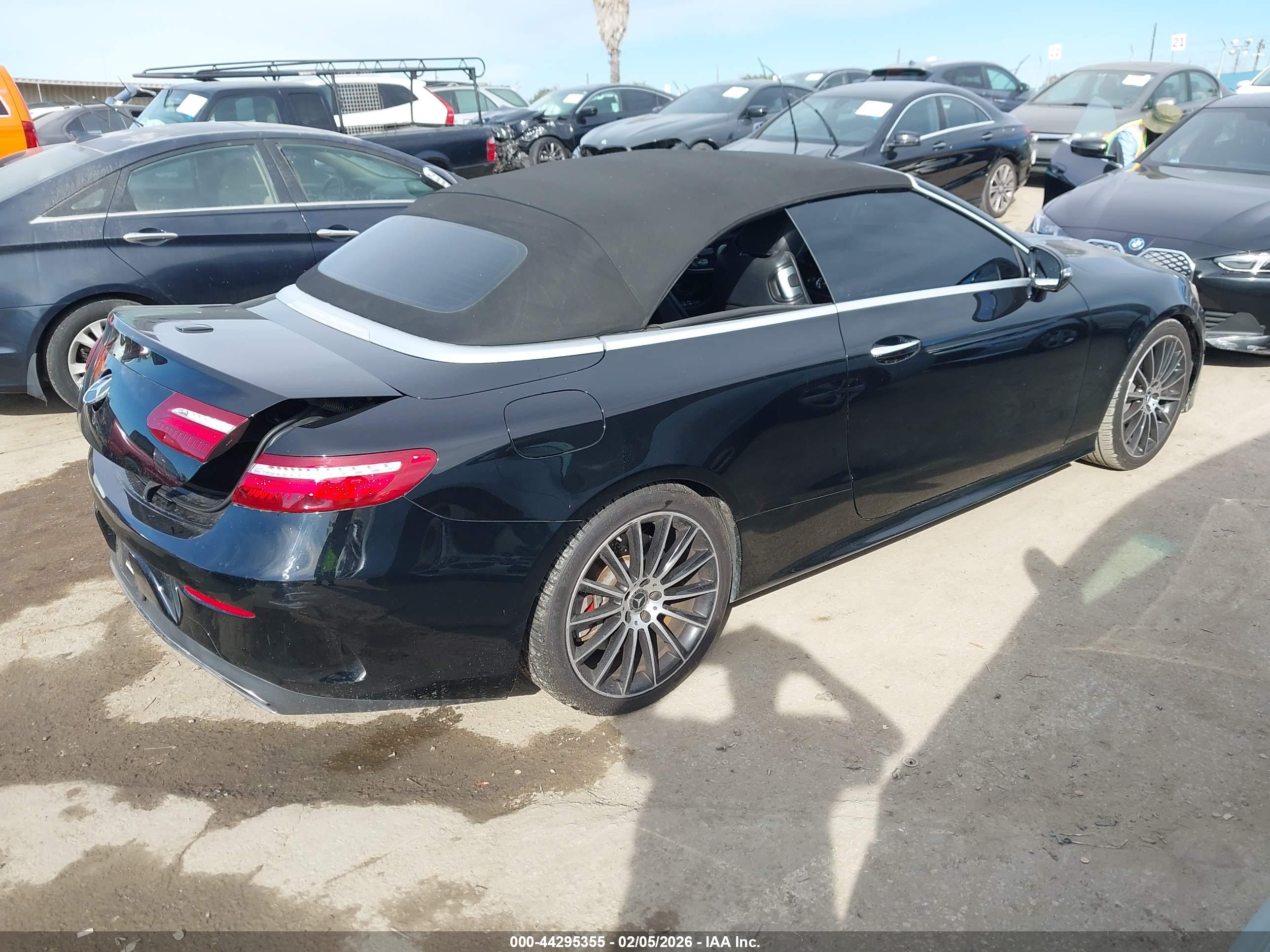 MERCEDES-BENZ E image 4