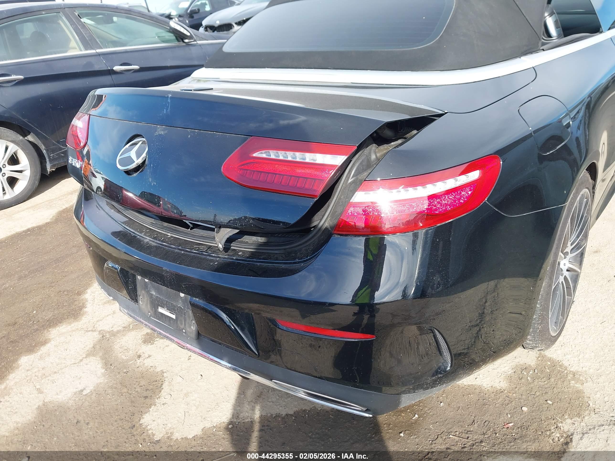 MERCEDES-BENZ E image 6