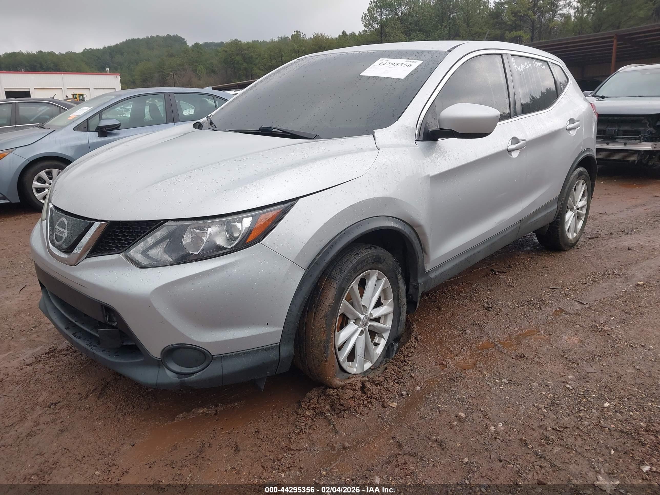 NISSAN ROGUE image 2