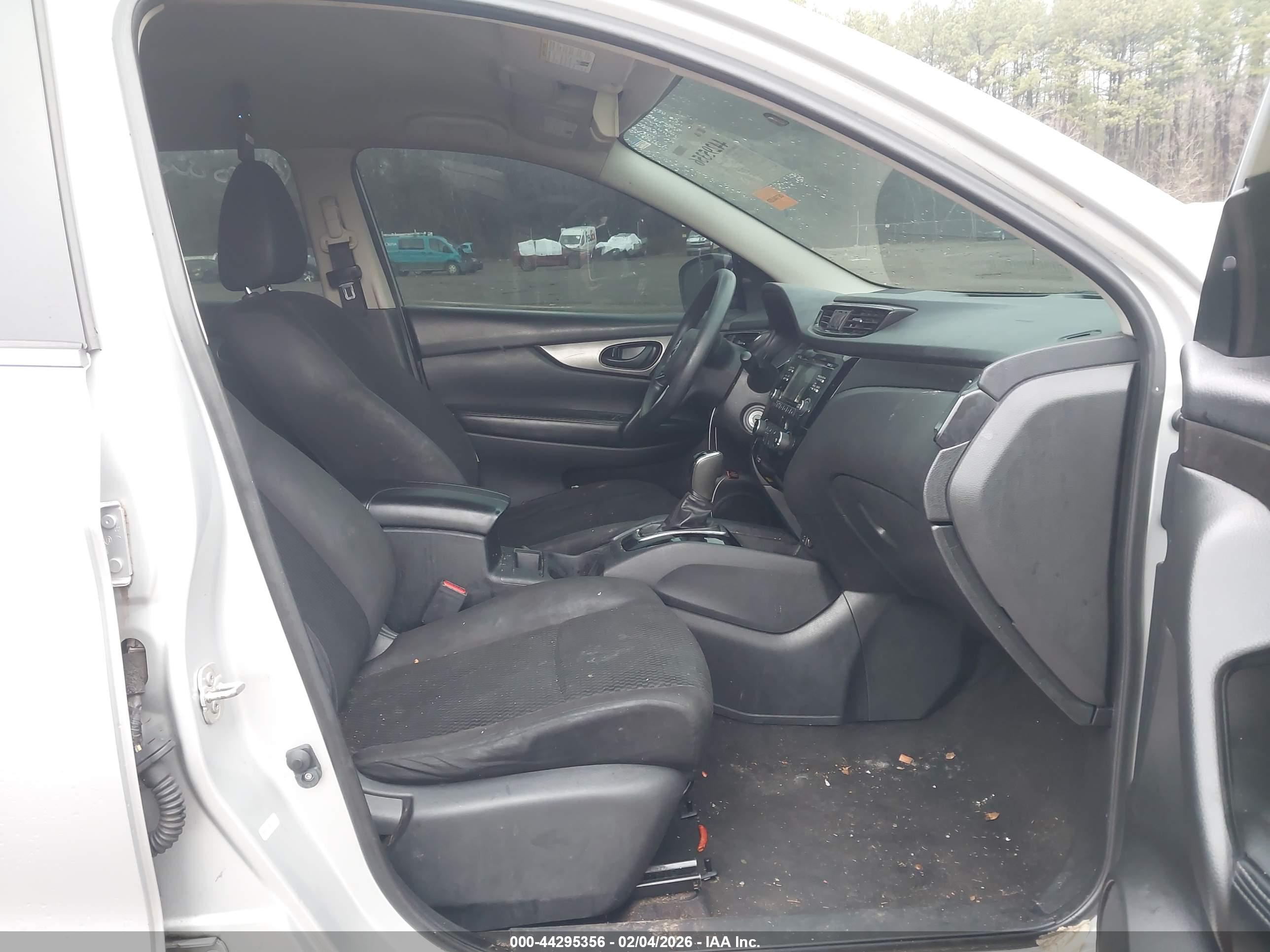 NISSAN ROGUE image 5