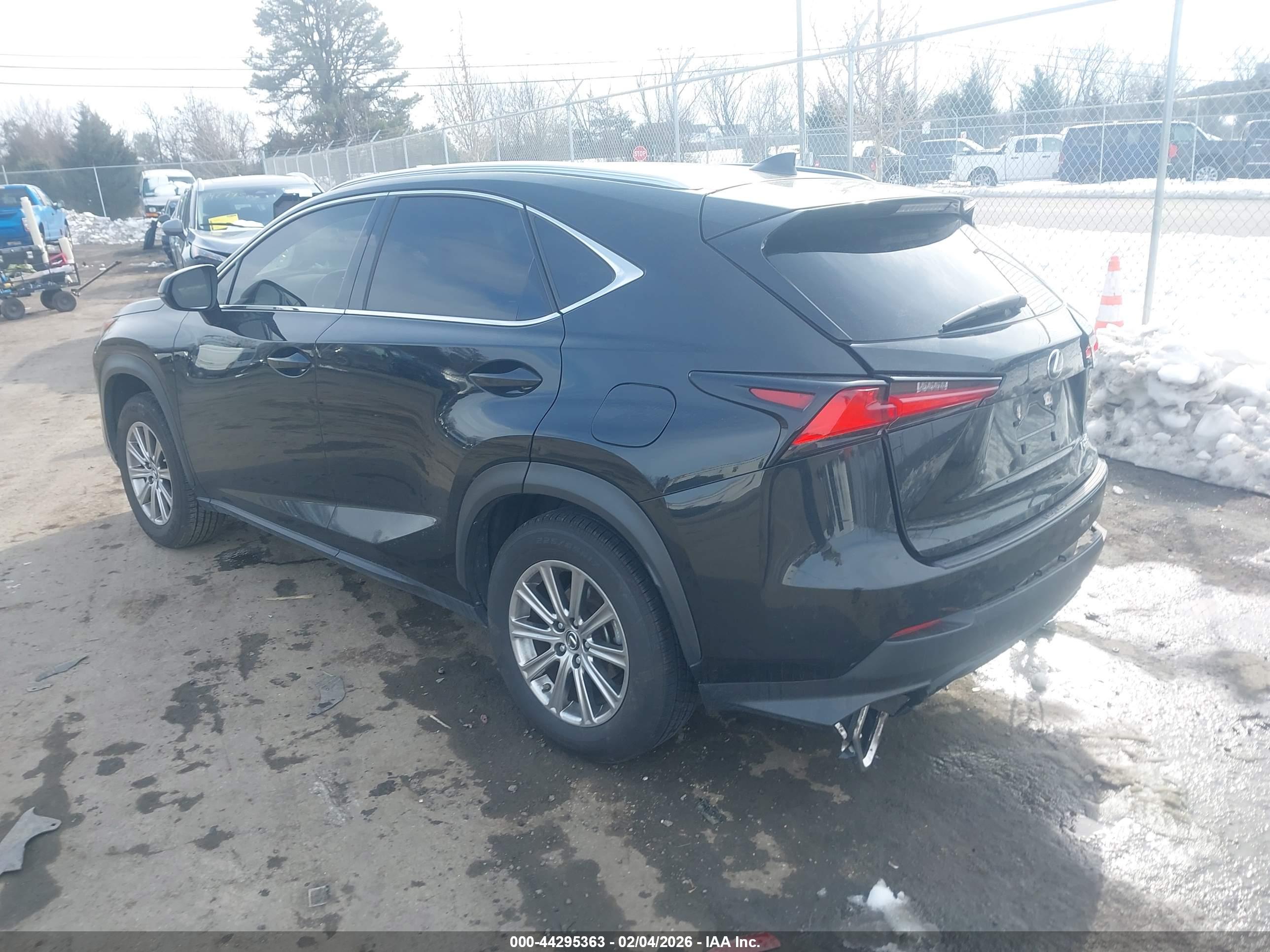 LEXUS NX image 3