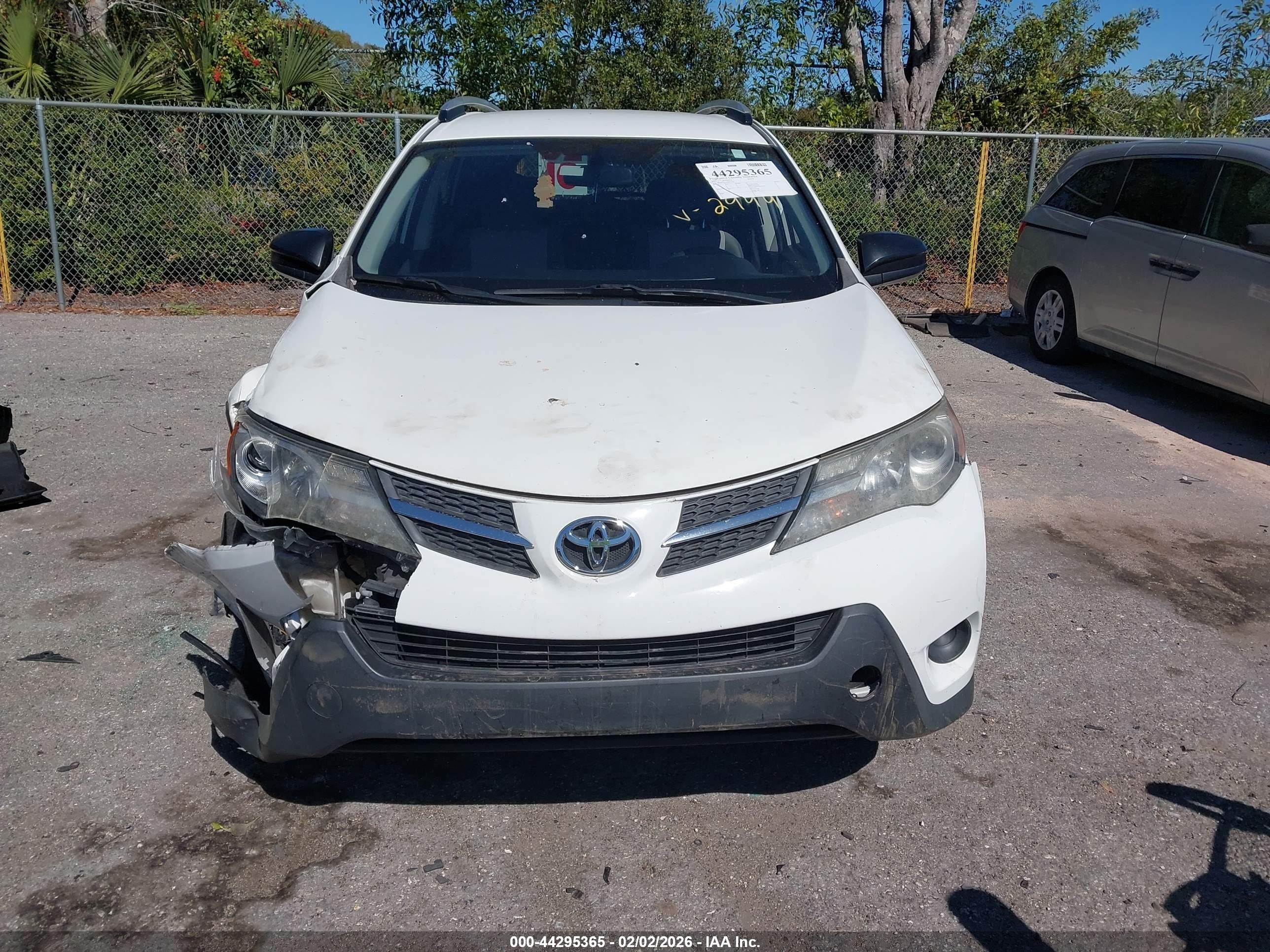 TOYOTA RAV4 image 6
