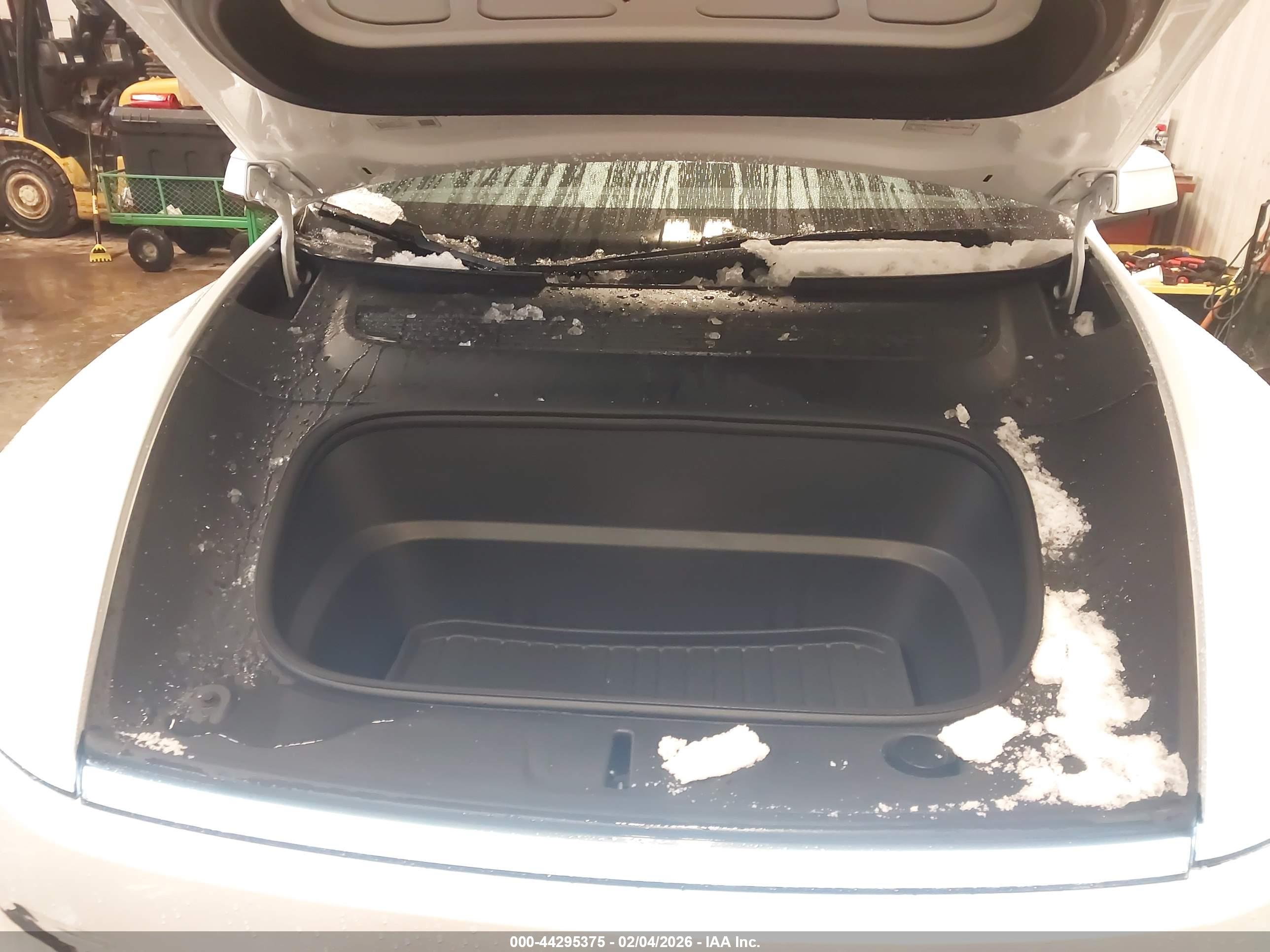 TESLA MODEL image 10