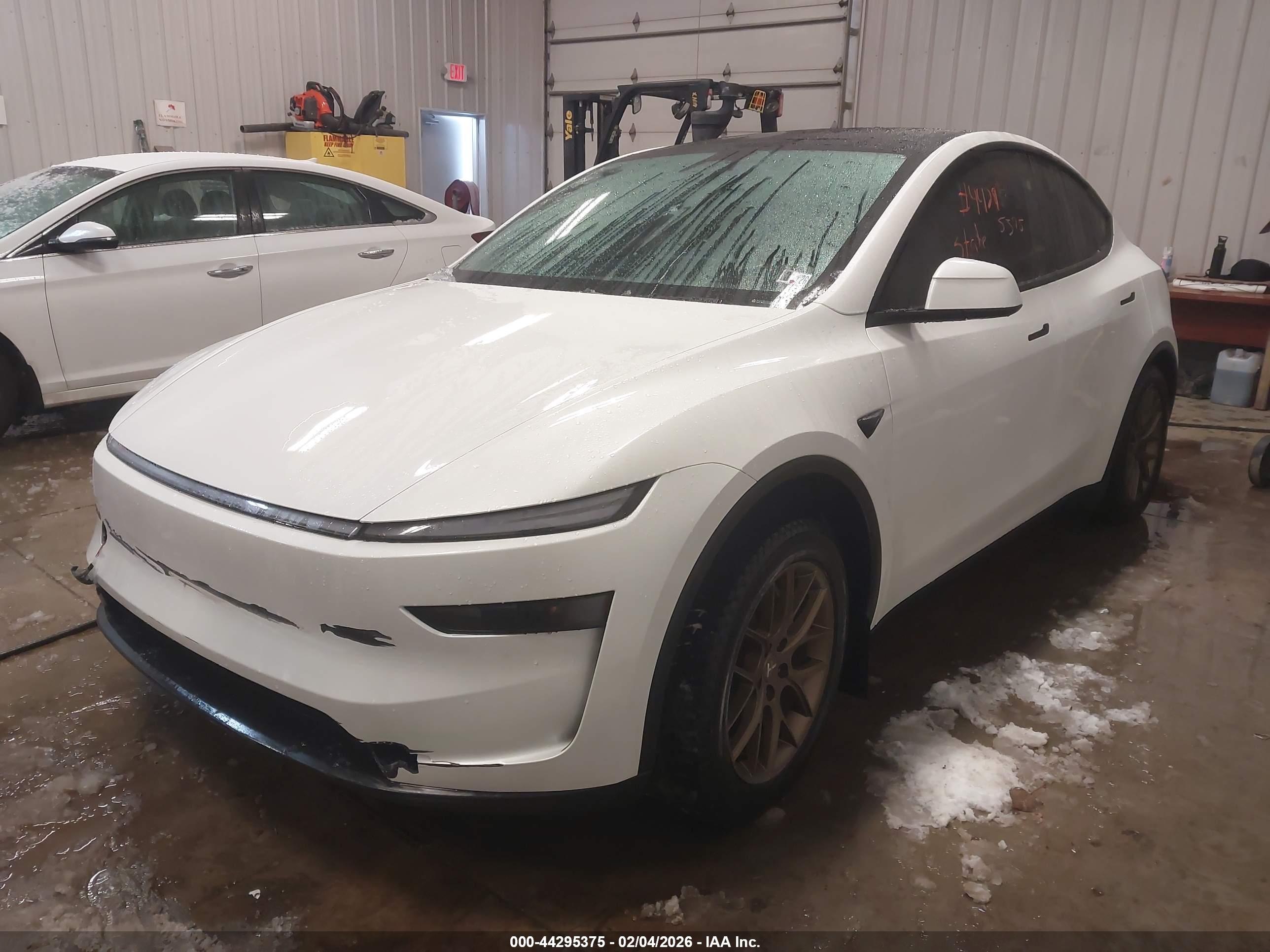 TESLA MODEL image 2